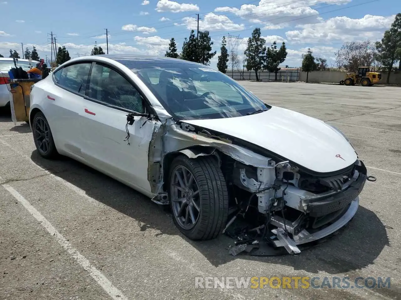 4 Photograph of a damaged car 5YJ3E1EB4NF139023 TESLA MODEL 3 2022