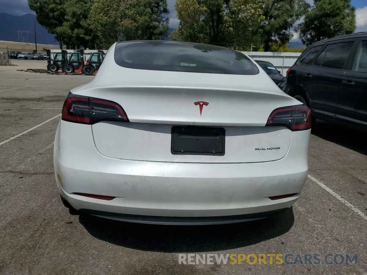 6 Photograph of a damaged car 5YJ3E1EB4NF139023 TESLA MODEL 3 2022