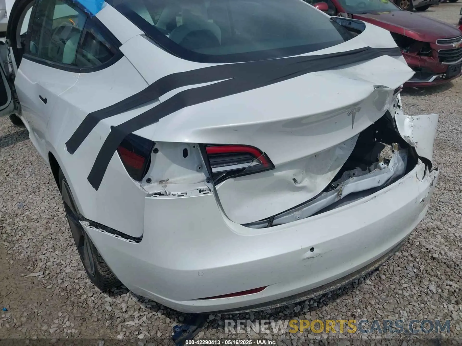 23 Photograph of a damaged car 5YJ3E1EB4NF165427 TESLA MODEL 3 2022