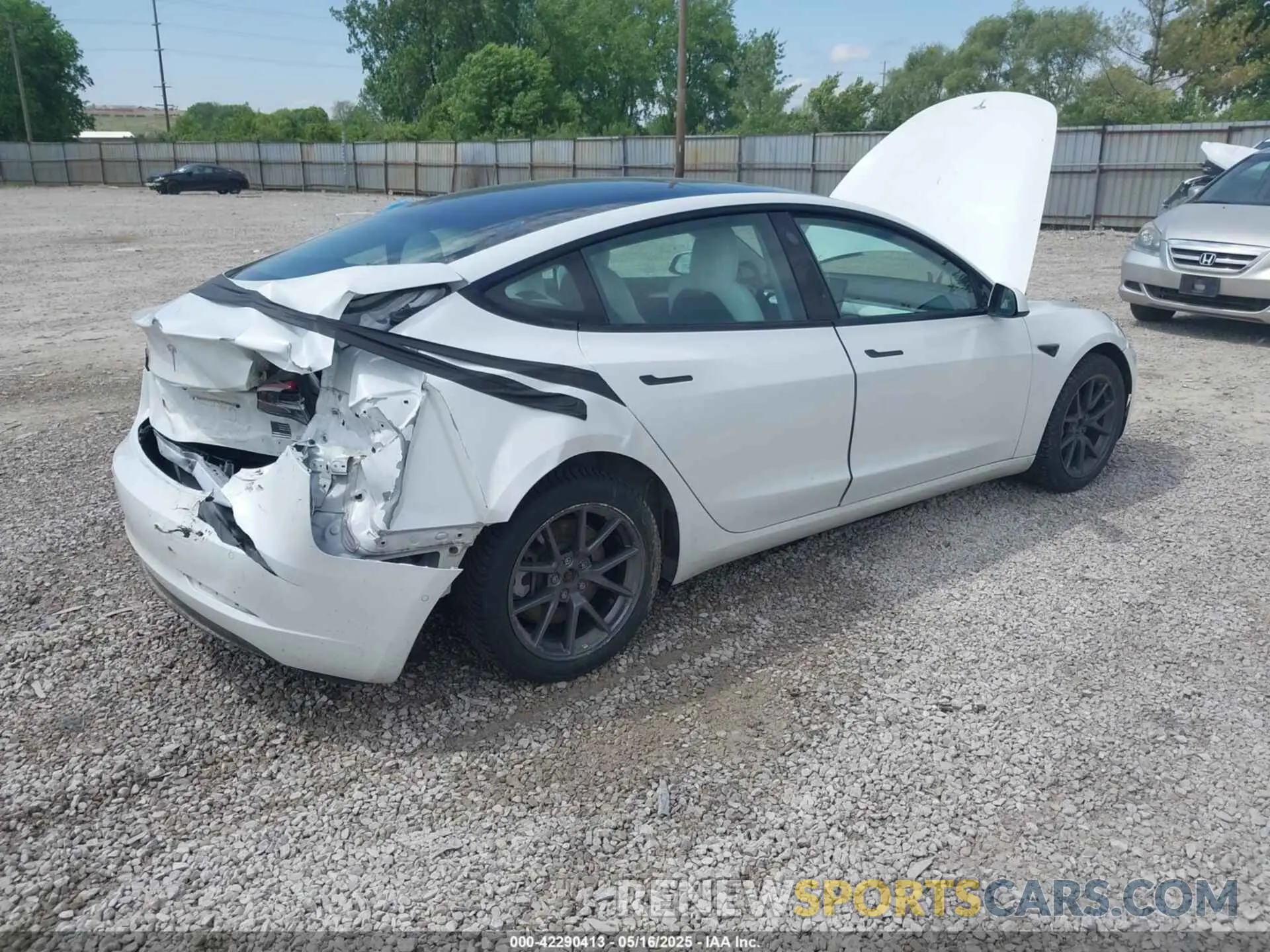 4 Photograph of a damaged car 5YJ3E1EB4NF165427 TESLA MODEL 3 2022
