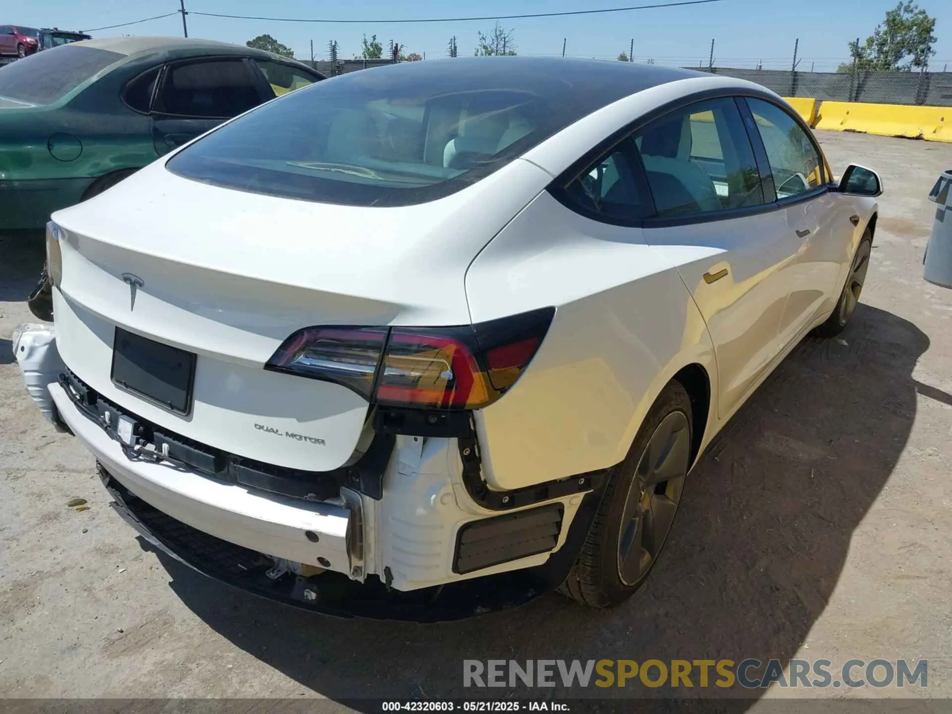 4 Photograph of a damaged car 5YJ3E1EB4NF169400 TESLA MODEL 3 2022