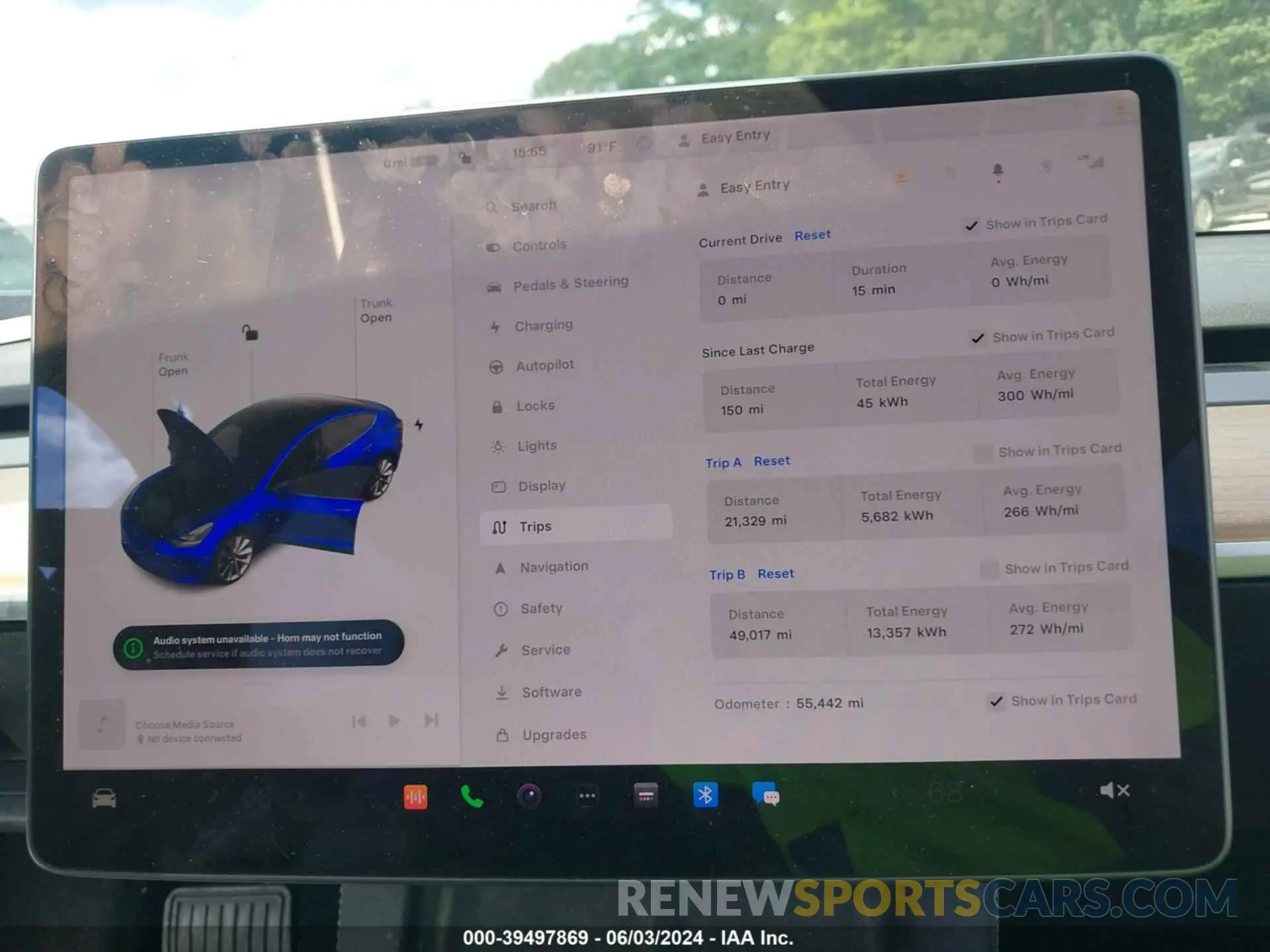 18 Photograph of a damaged car 5YJ3E1EB4NF169445 TESLA MODEL 3 2022