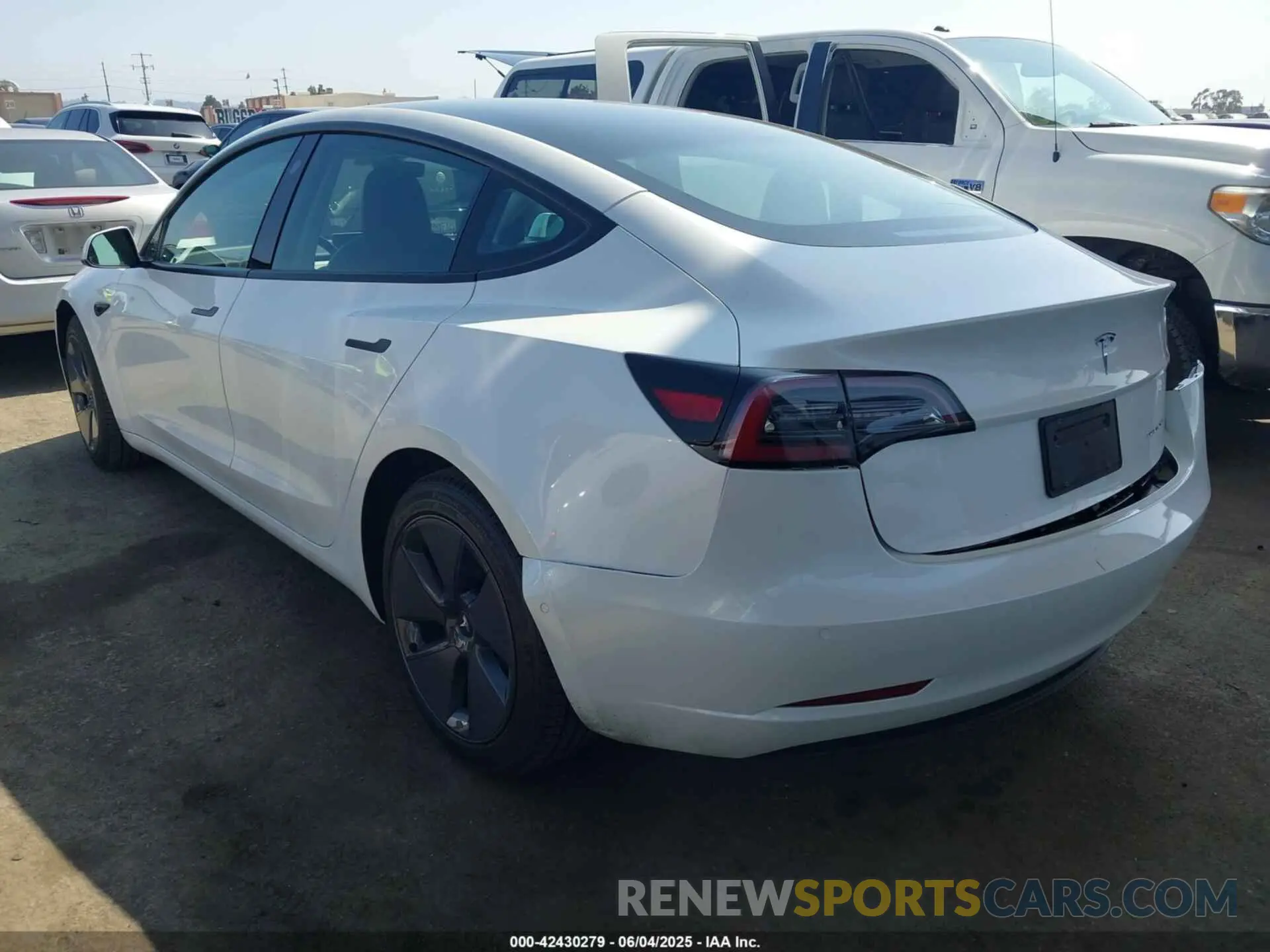 3 Photograph of a damaged car 5YJ3E1EB4NF183958 TESLA MODEL 3 2022