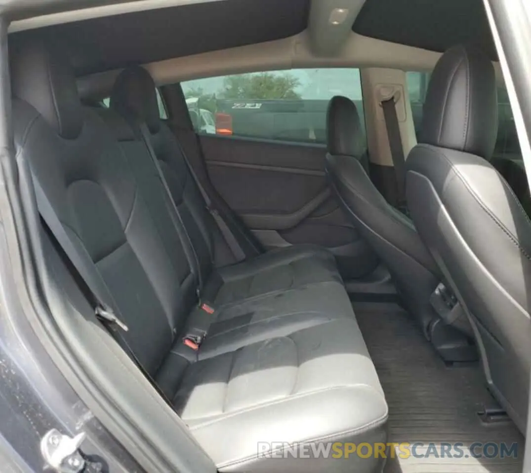 10 Photograph of a damaged car 5YJ3E1EB4NF184589 TESLA MODEL 3 2022