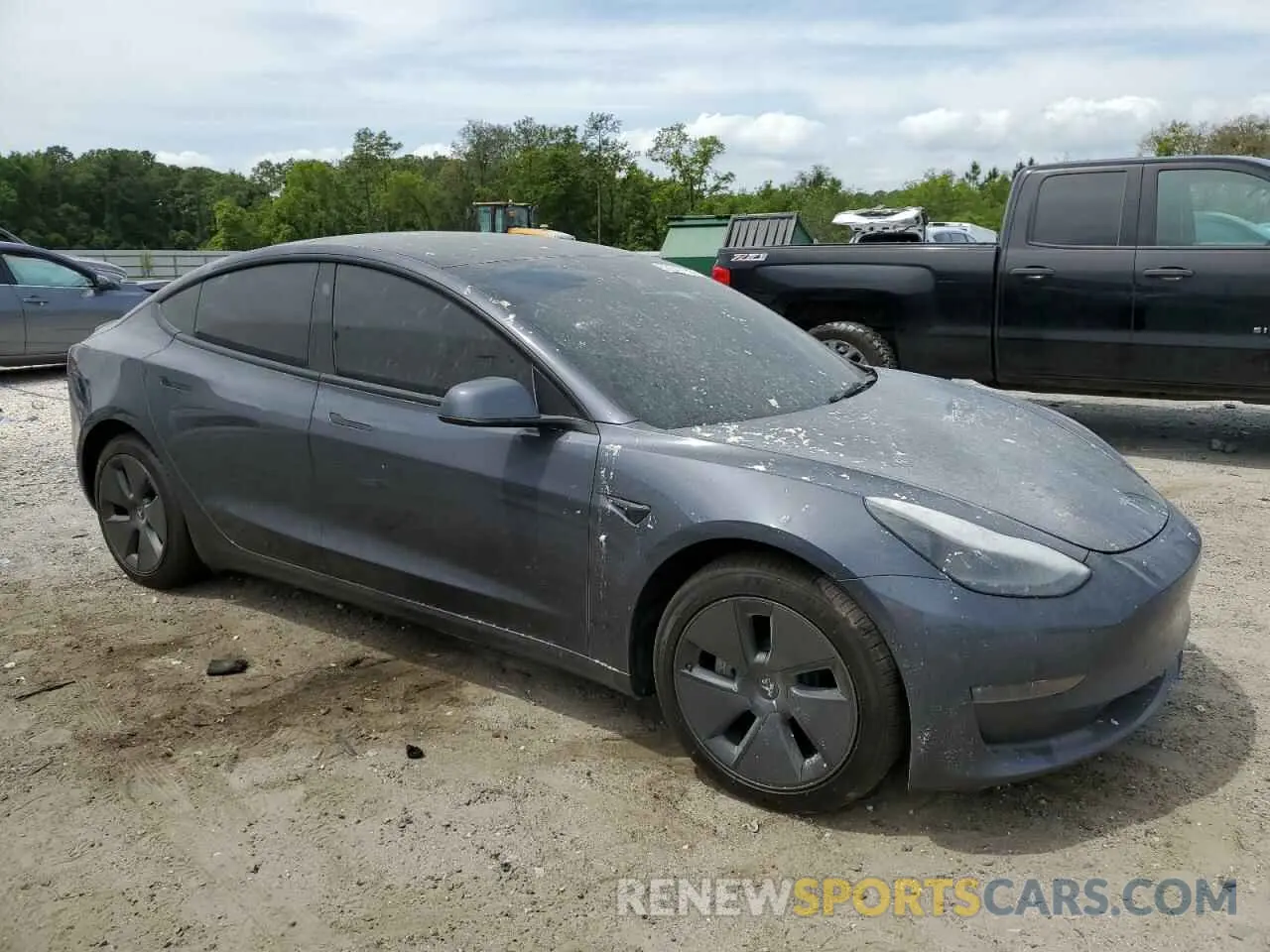 4 Photograph of a damaged car 5YJ3E1EB4NF184589 TESLA MODEL 3 2022