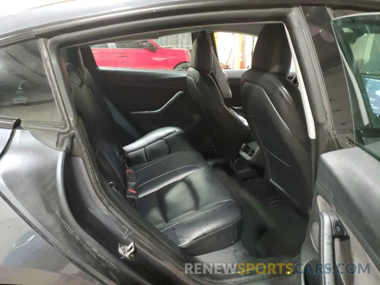 10 Photograph of a damaged car 5YJ3E1EB4NF185130 TESLA MODEL 3 2022