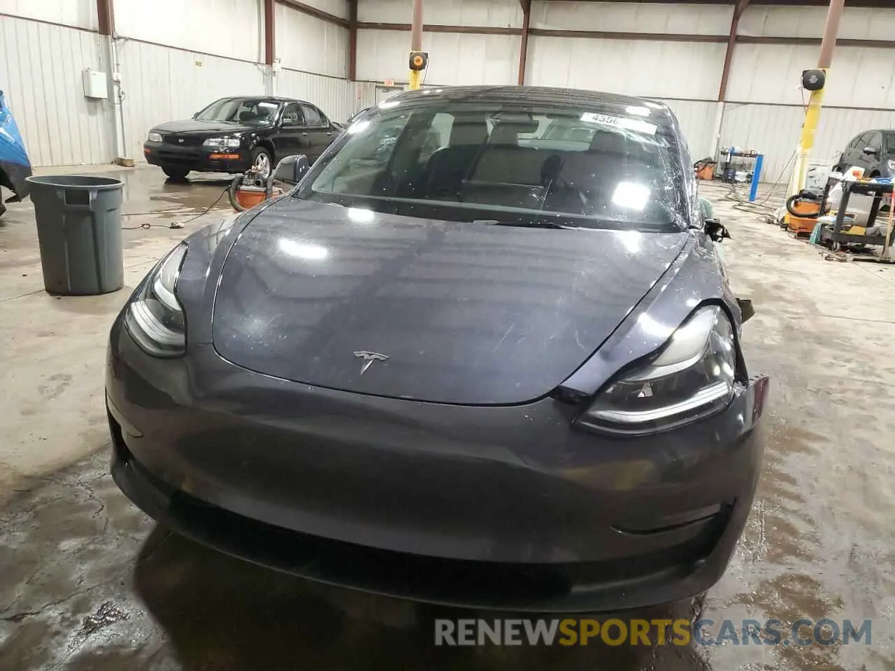 5 Photograph of a damaged car 5YJ3E1EB4NF185130 TESLA MODEL 3 2022