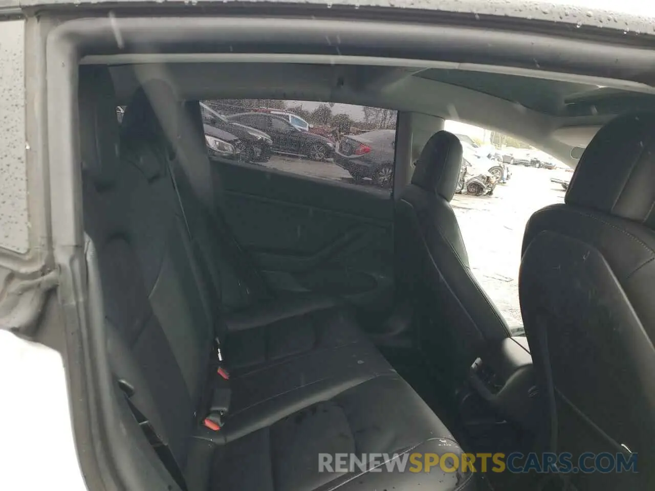 10 Photograph of a damaged car 5YJ3E1EB4NF212763 TESLA MODEL 3 2022