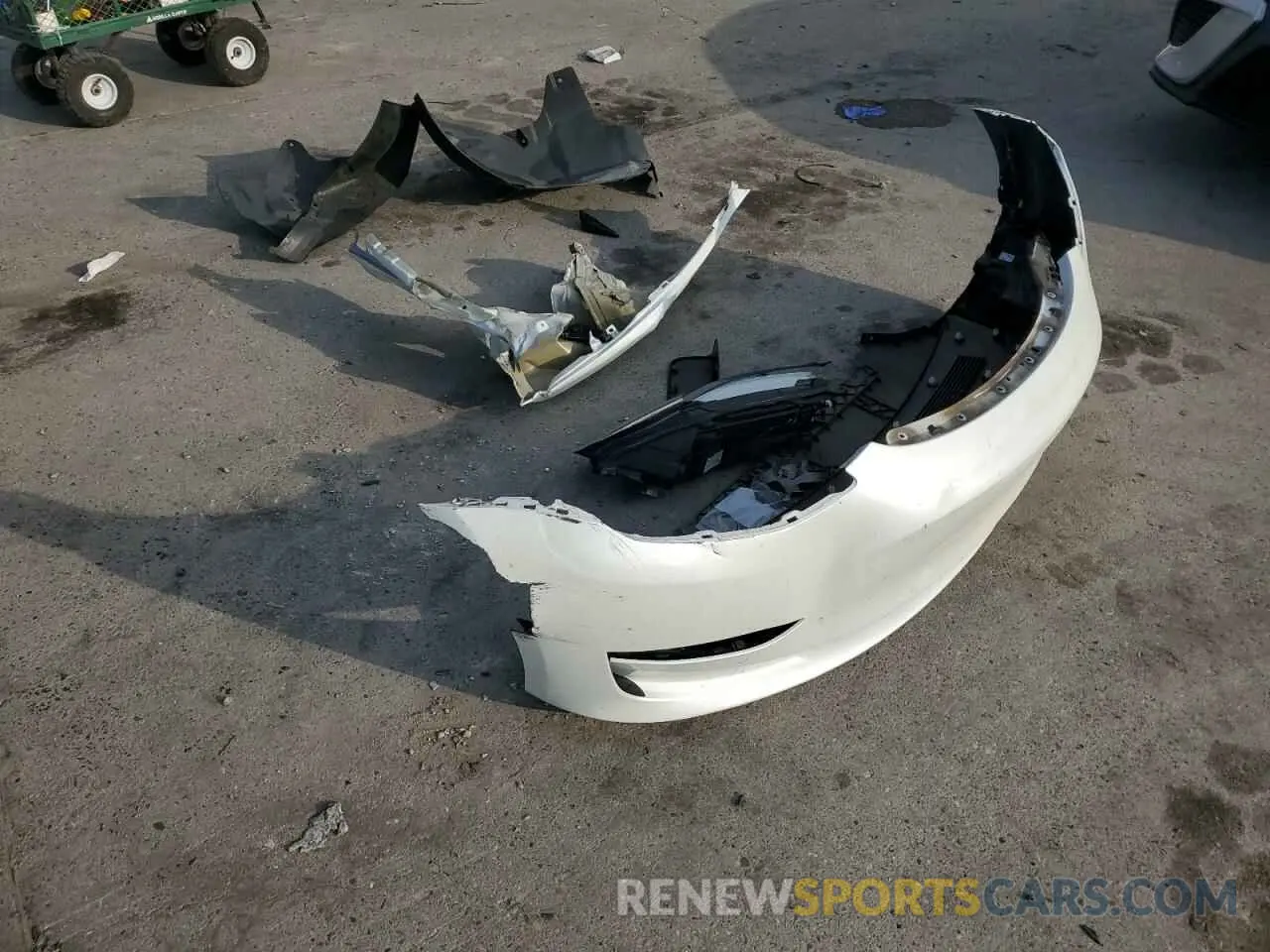 12 Photograph of a damaged car 5YJ3E1EB4NF238716 TESLA MODEL 3 2022