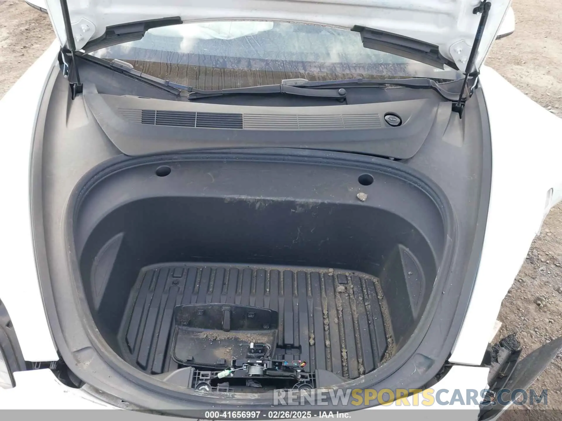 10 Photograph of a damaged car 5YJ3E1EB4NF250056 TESLA MODEL 3 2022