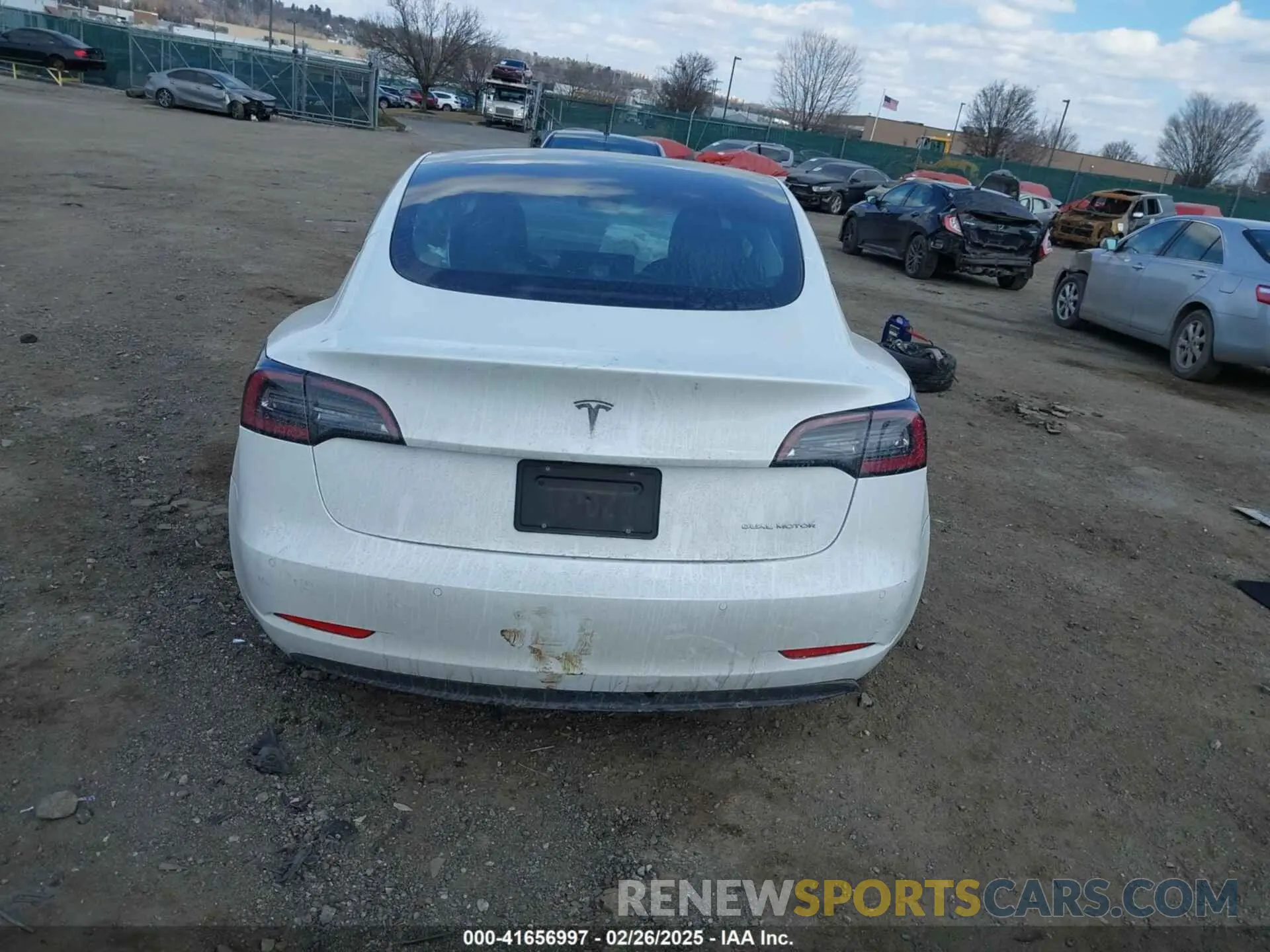 16 Photograph of a damaged car 5YJ3E1EB4NF250056 TESLA MODEL 3 2022