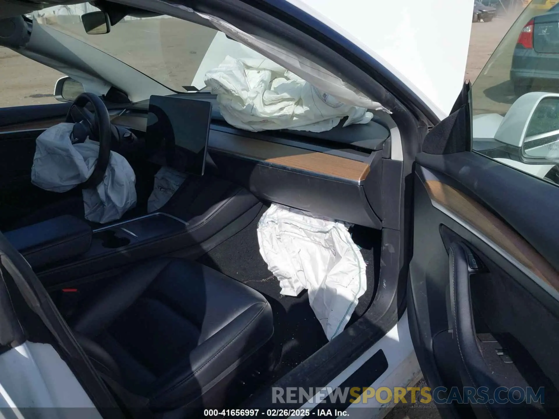 5 Photograph of a damaged car 5YJ3E1EB4NF250056 TESLA MODEL 3 2022