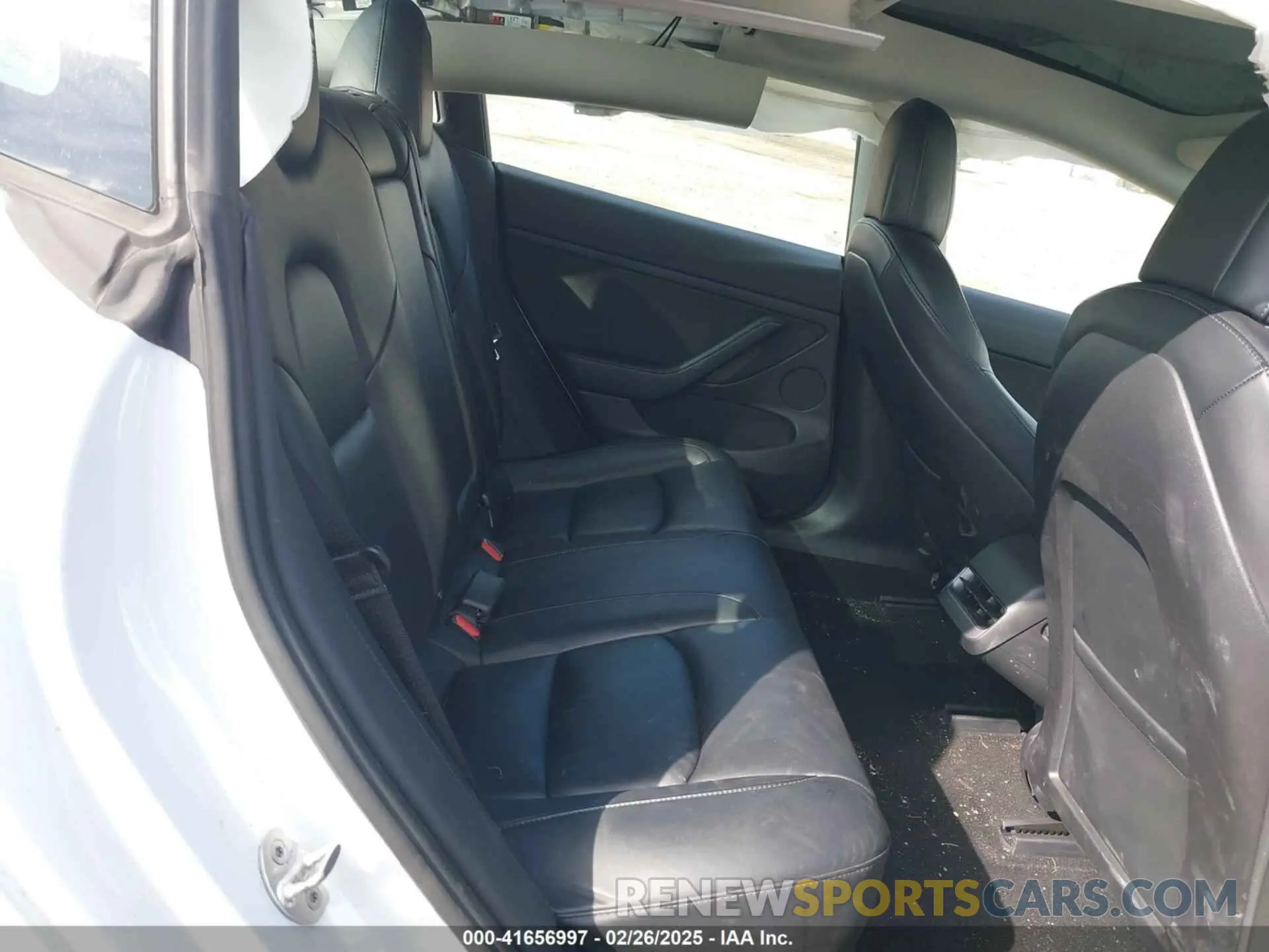 8 Photograph of a damaged car 5YJ3E1EB4NF250056 TESLA MODEL 3 2022