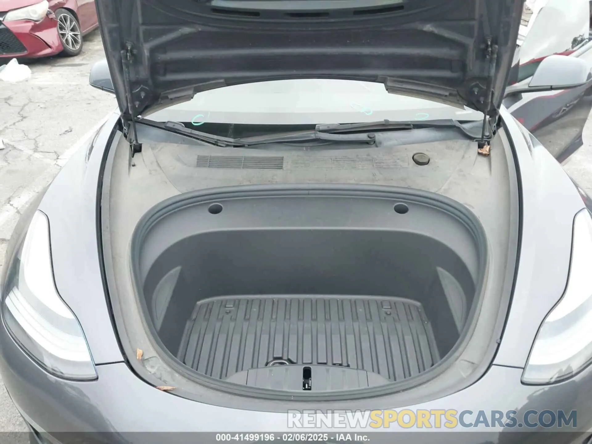 10 Photograph of a damaged car 5YJ3E1EB4NF255905 TESLA MODEL 3 2022