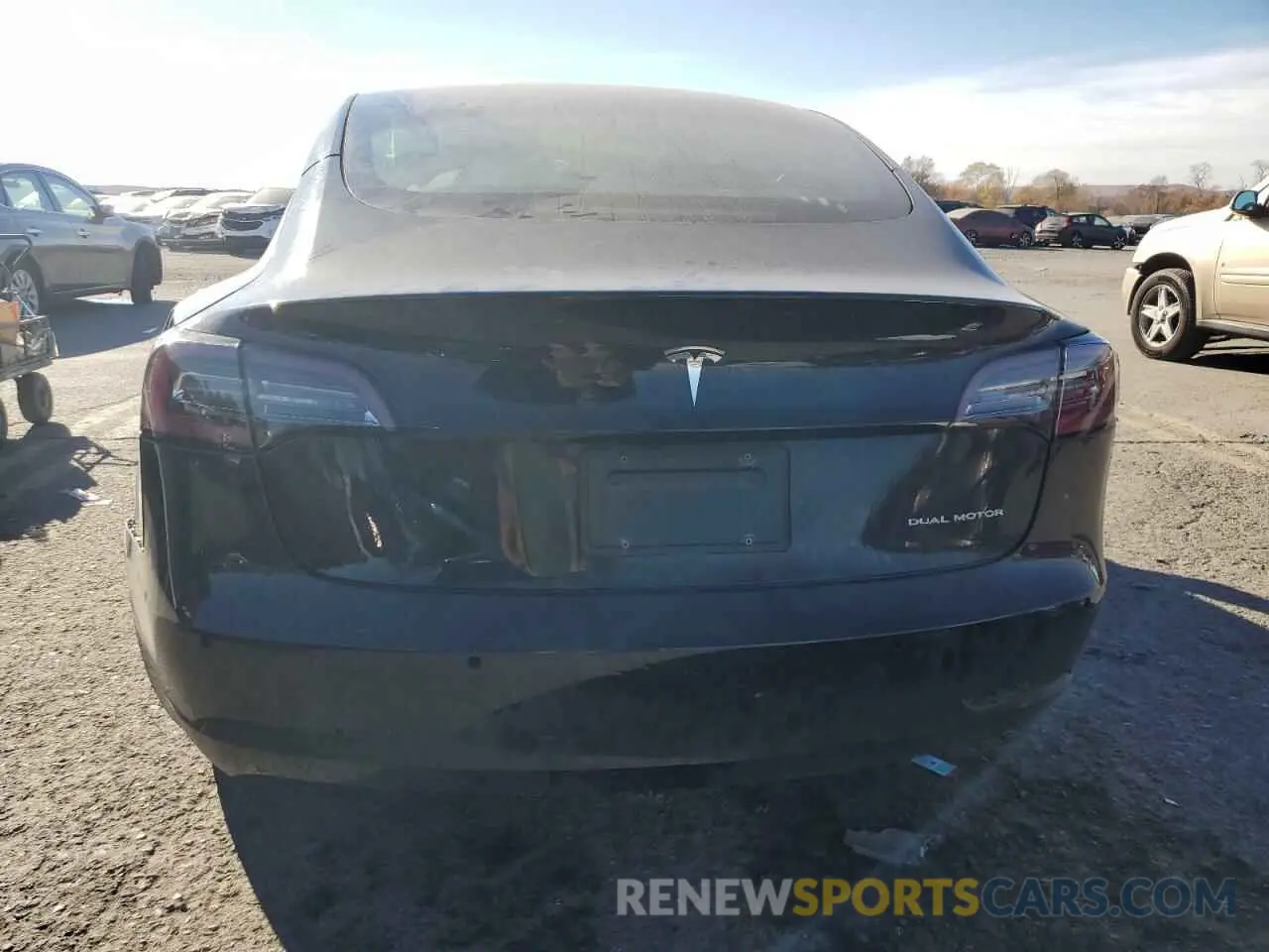 6 Photograph of a damaged car 5YJ3E1EB4NF269271 TESLA MODEL 3 2022
