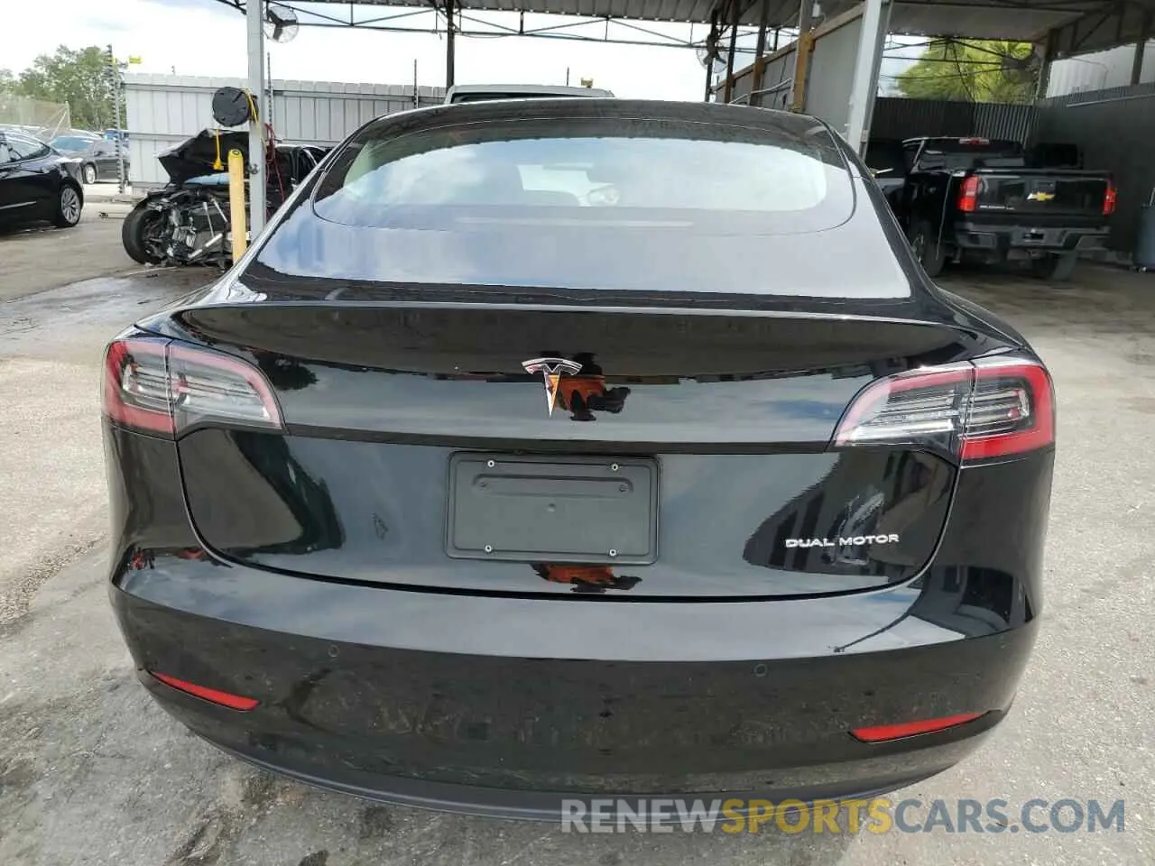 6 Photograph of a damaged car 5YJ3E1EB4NF286040 TESLA MODEL 3 2022
