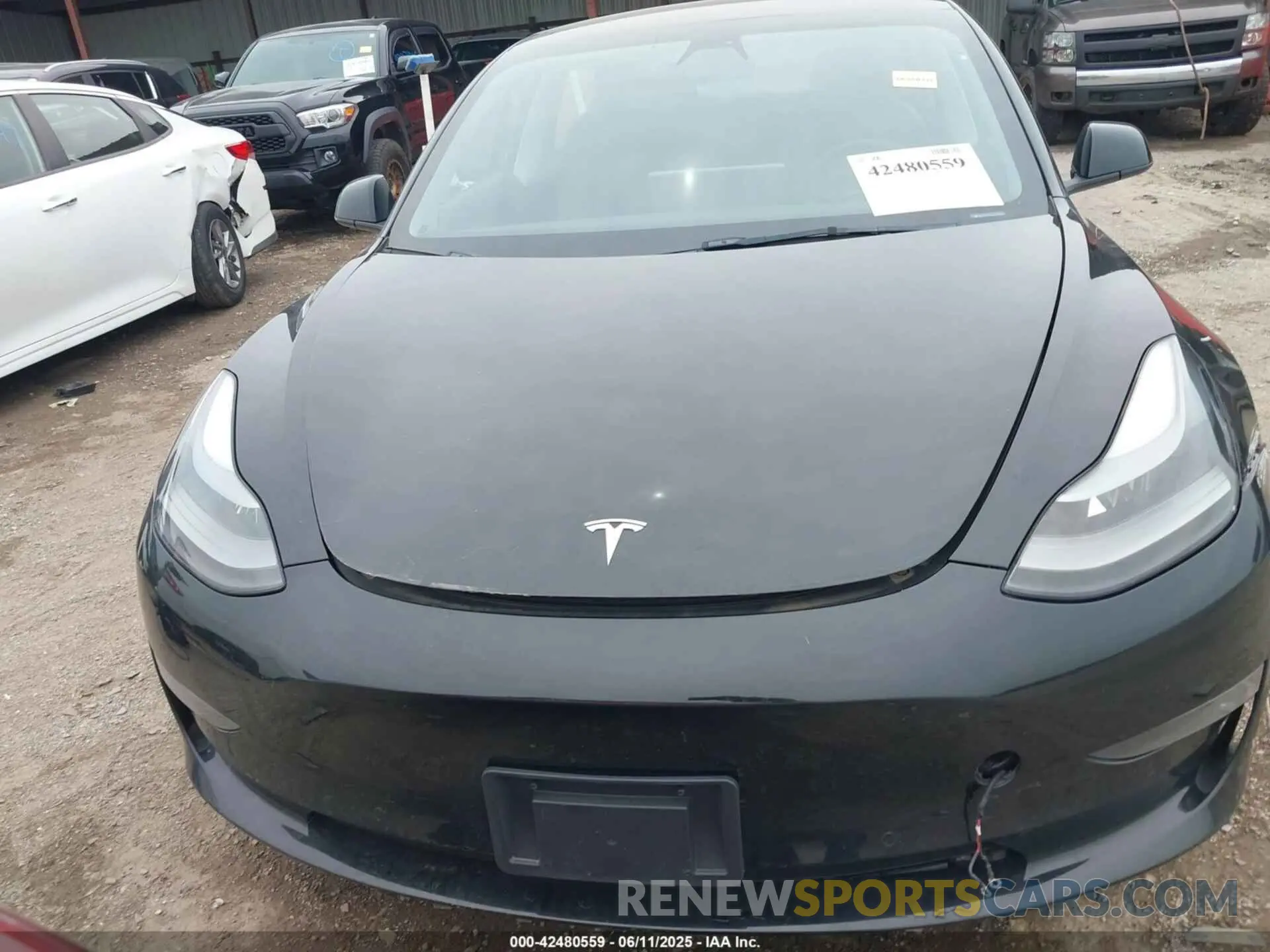 12 Photograph of a damaged car 5YJ3E1EB4NF286815 TESLA MODEL 3 2022