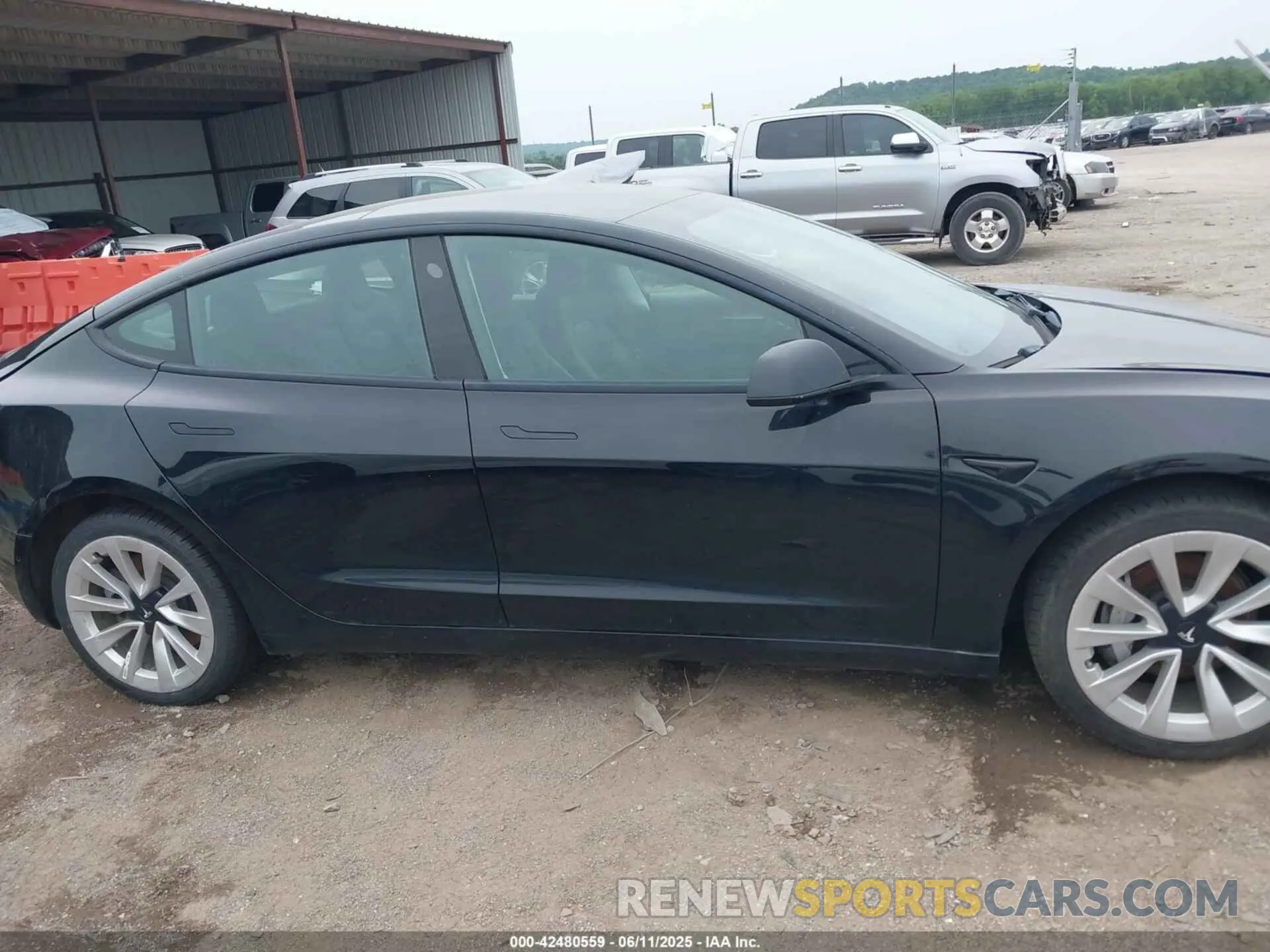 13 Photograph of a damaged car 5YJ3E1EB4NF286815 TESLA MODEL 3 2022