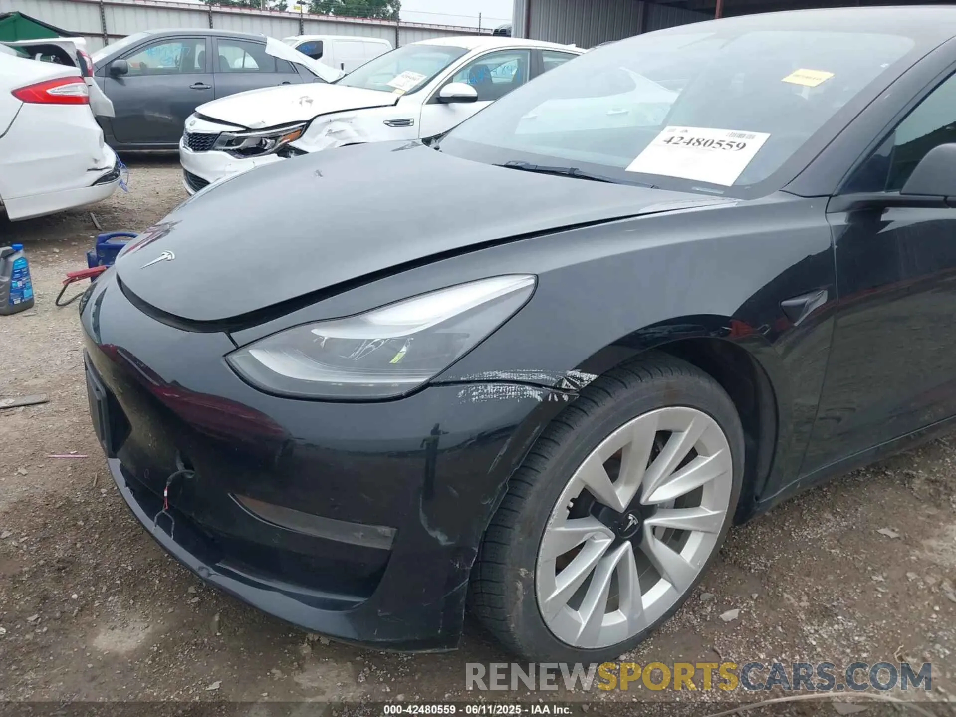 6 Photograph of a damaged car 5YJ3E1EB4NF286815 TESLA MODEL 3 2022