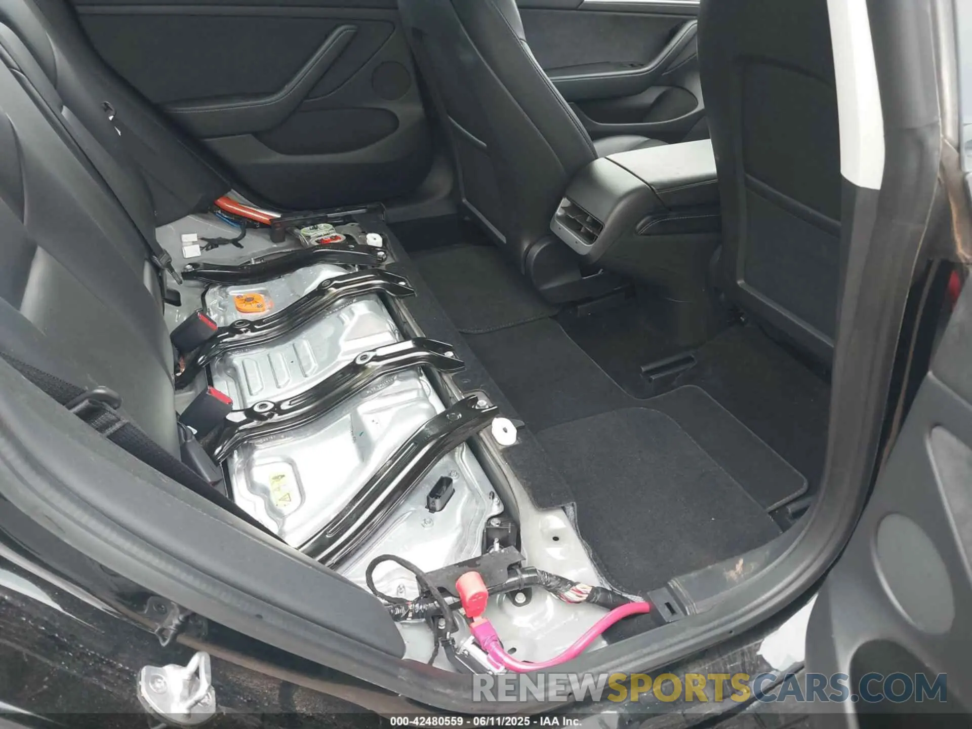 8 Photograph of a damaged car 5YJ3E1EB4NF286815 TESLA MODEL 3 2022
