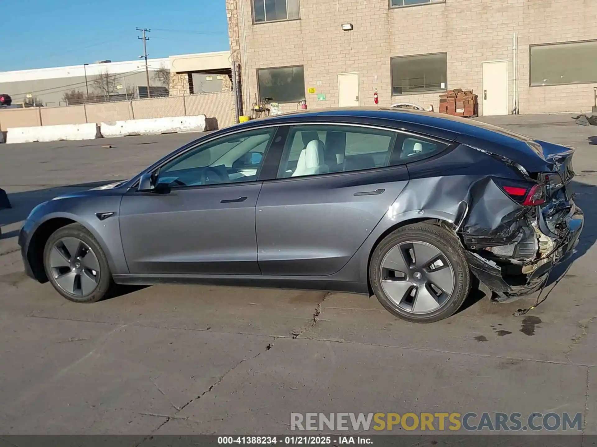 15 Photograph of a damaged car 5YJ3E1EB4NF293635 TESLA MODEL 3 2022