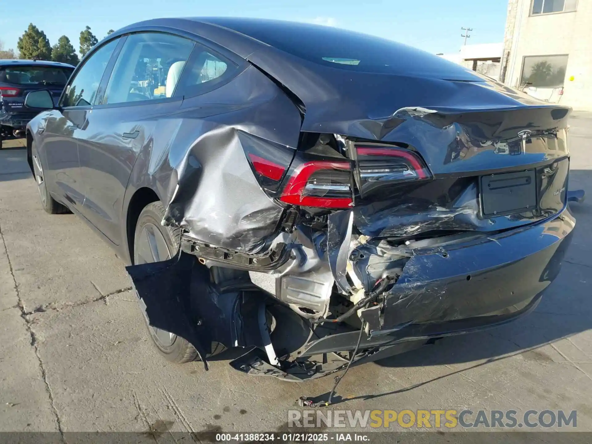 6 Photograph of a damaged car 5YJ3E1EB4NF293635 TESLA MODEL 3 2022