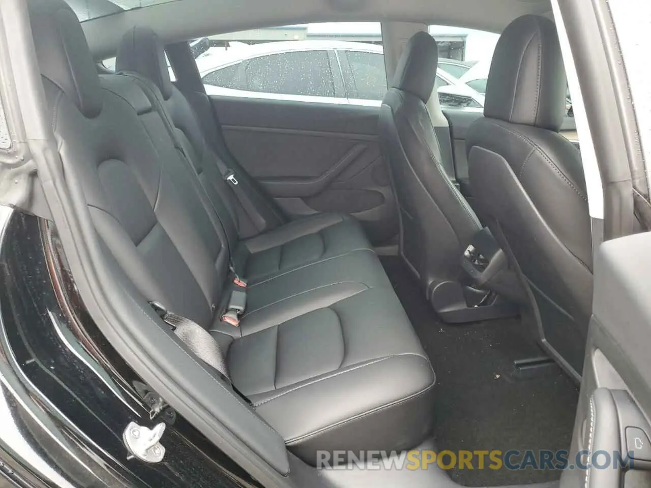 10 Photograph of a damaged car 5YJ3E1EB4NF321465 TESLA MODEL 3 2022