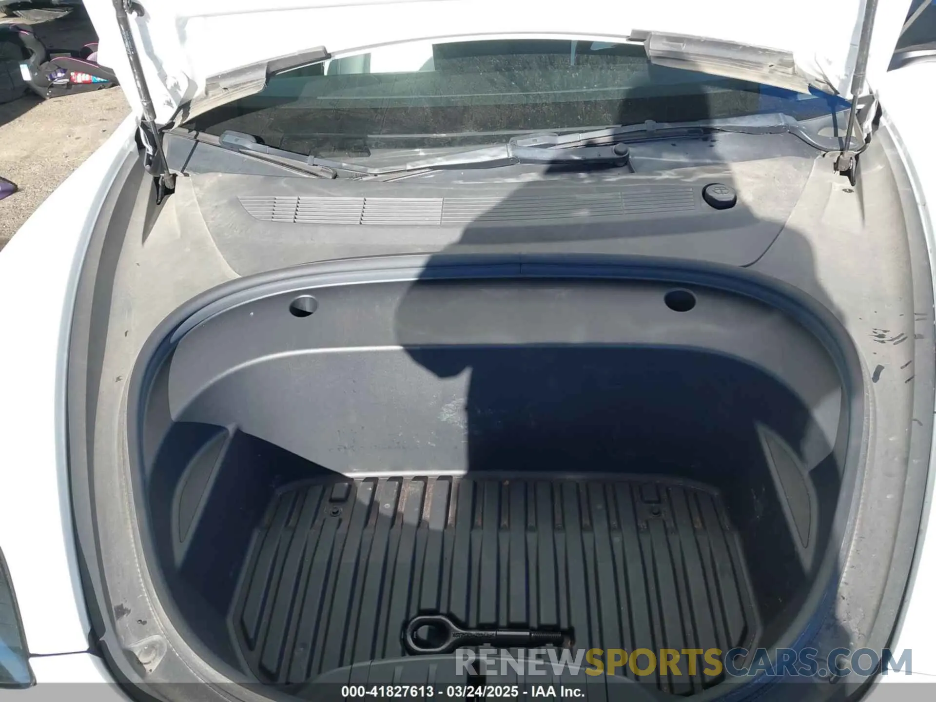10 Photograph of a damaged car 5YJ3E1EB4NF331218 TESLA MODEL 3 2022