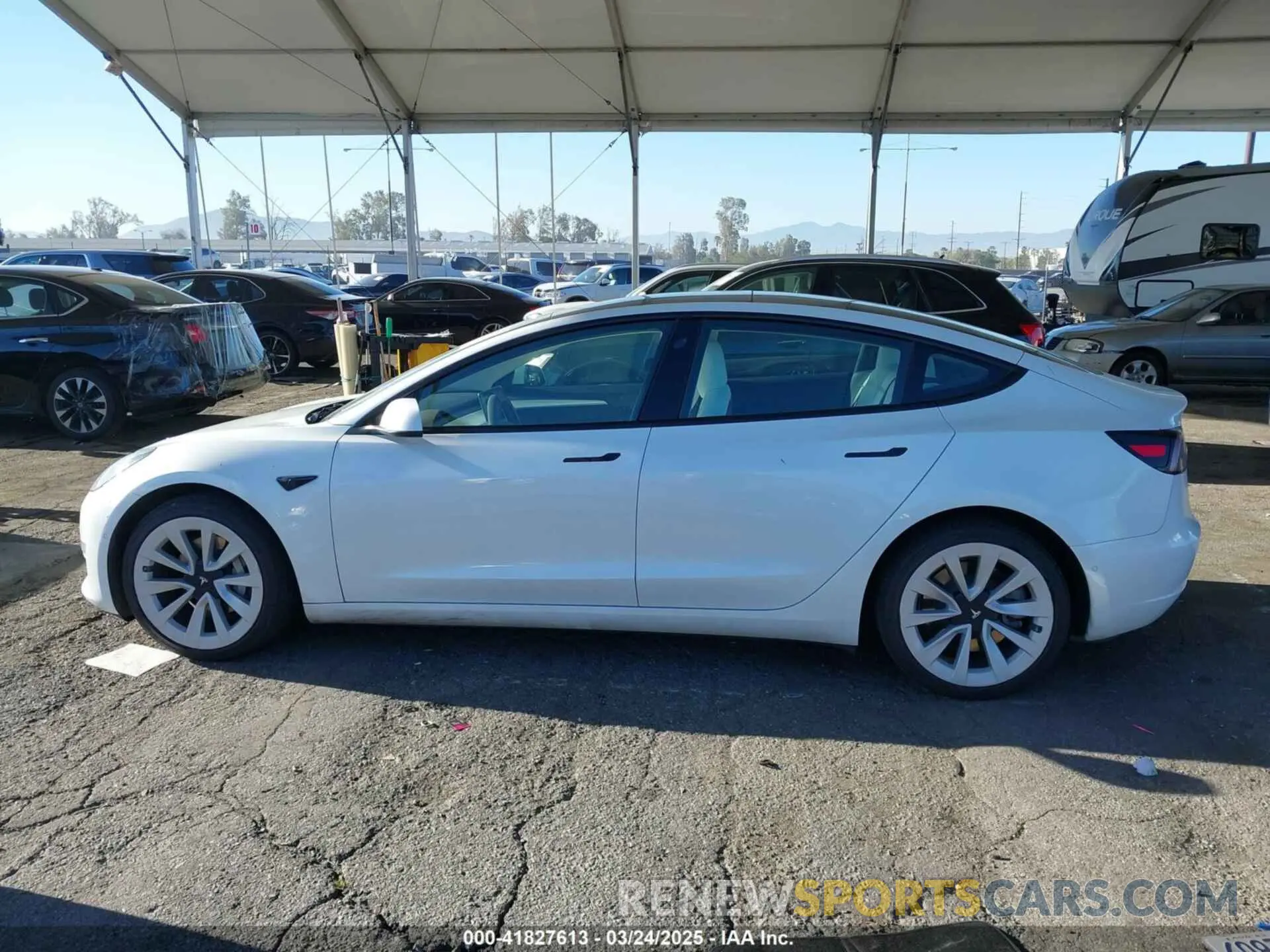 14 Photograph of a damaged car 5YJ3E1EB4NF331218 TESLA MODEL 3 2022