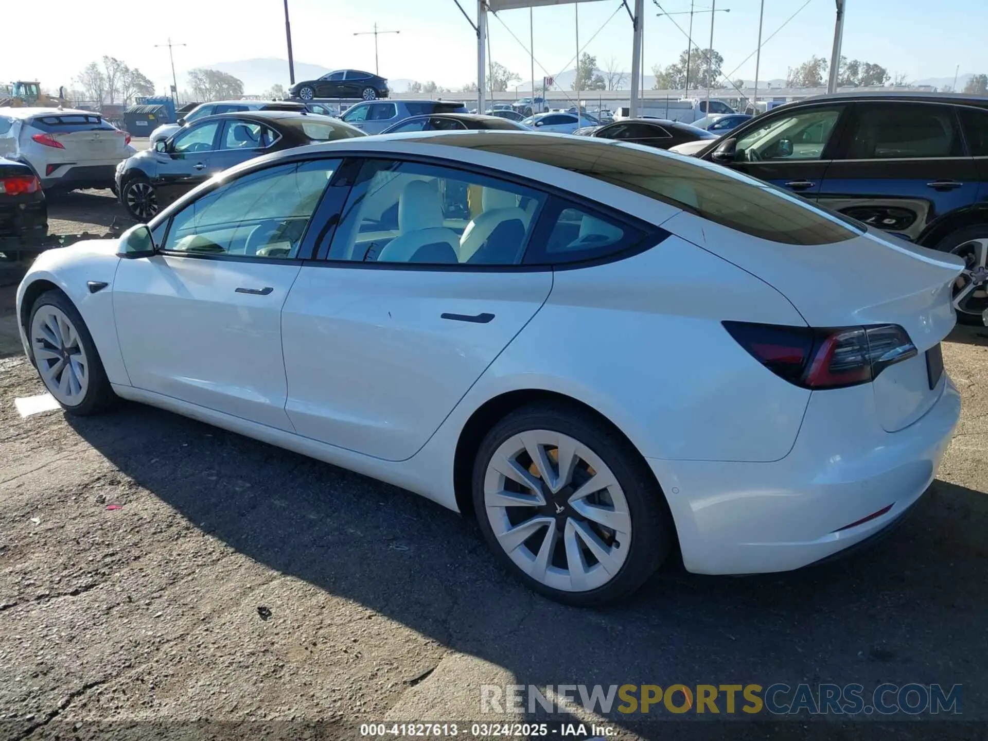 3 Photograph of a damaged car 5YJ3E1EB4NF331218 TESLA MODEL 3 2022