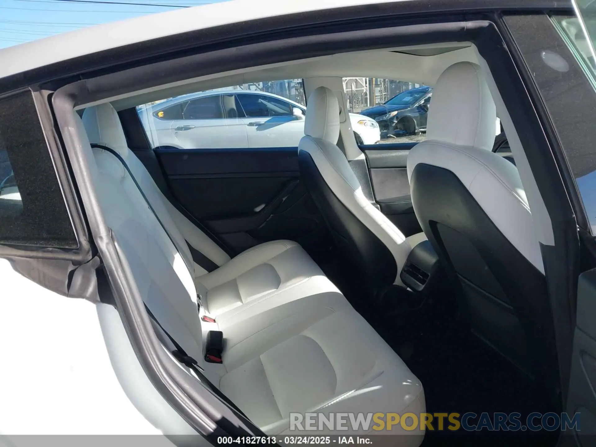 8 Photograph of a damaged car 5YJ3E1EB4NF331218 TESLA MODEL 3 2022
