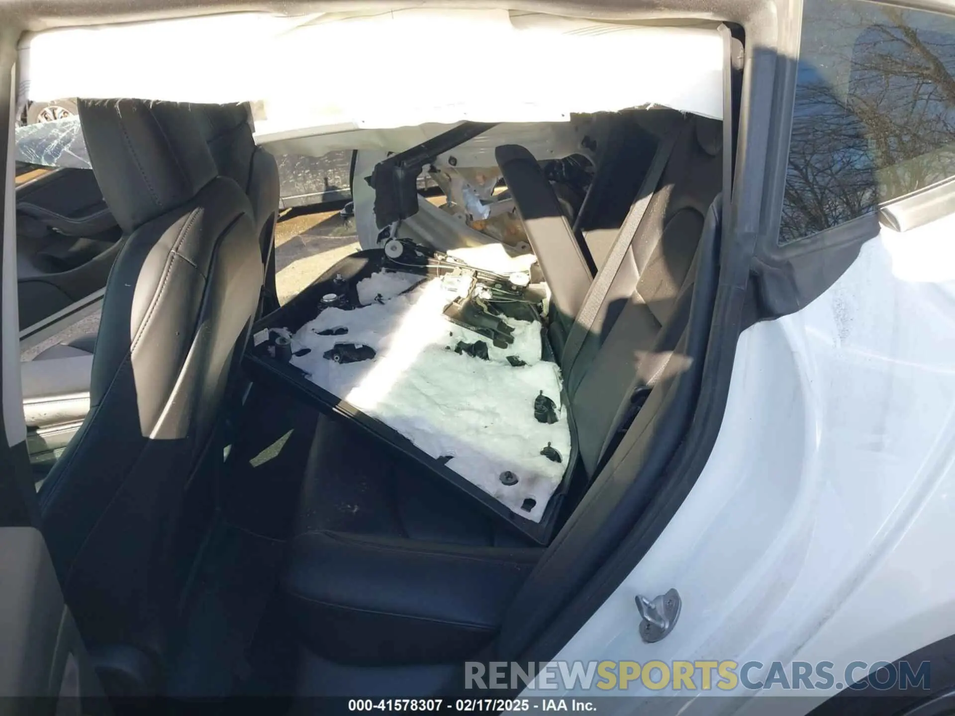 7 Photograph of a damaged car 5YJ3E1EB4NF334877 TESLA MODEL 3 2022