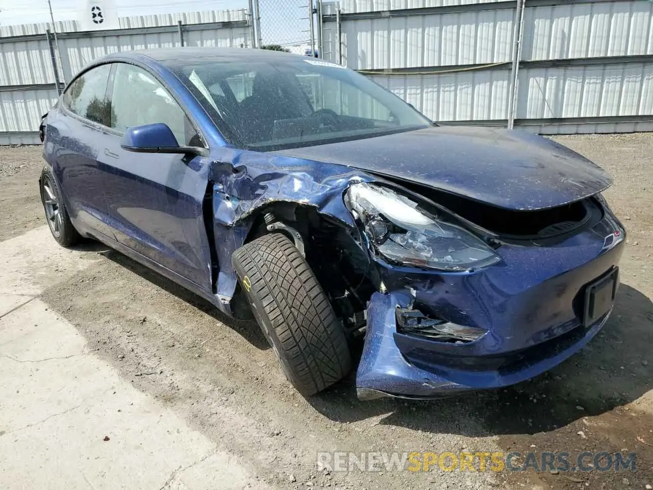 4 Photograph of a damaged car 5YJ3E1EB4NF335530 TESLA MODEL 3 2022