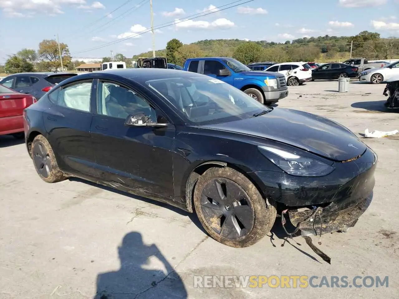 4 Photograph of a damaged car 5YJ3E1EB4NF339156 TESLA MODEL 3 2022