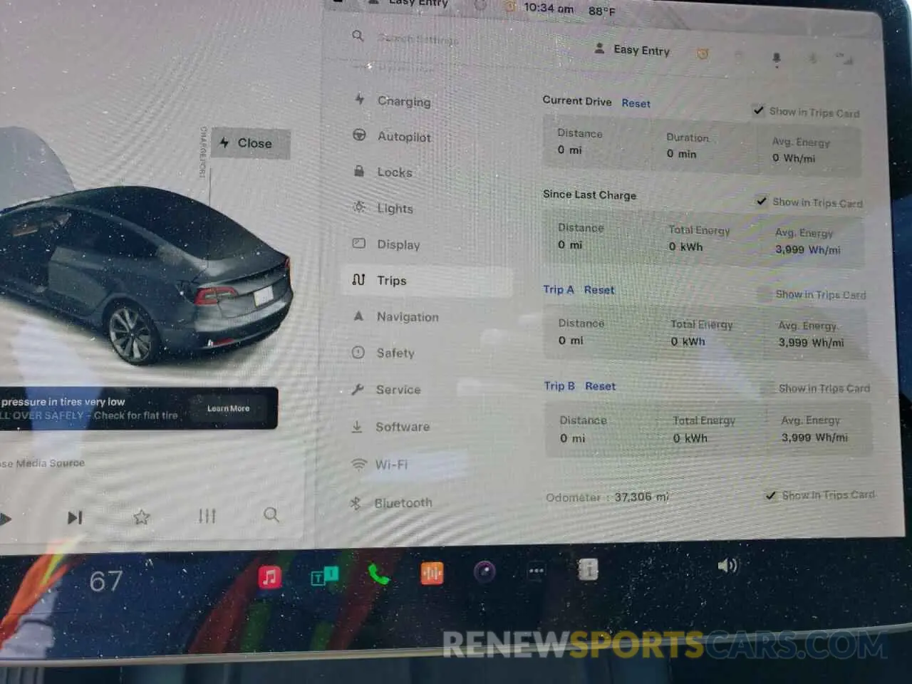 9 Photograph of a damaged car 5YJ3E1EB5NF105785 TESLA MODEL 3 2022