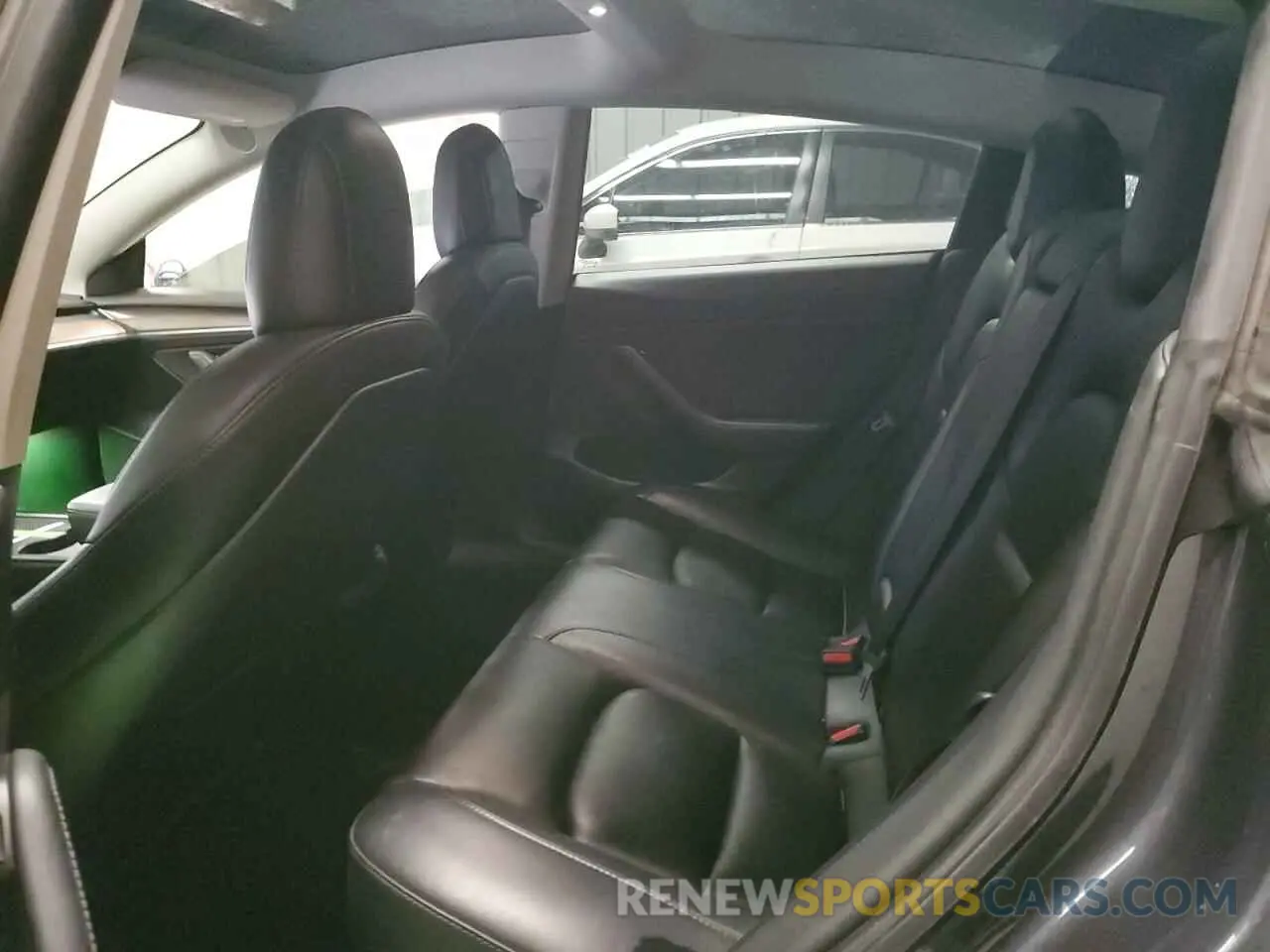 10 Photograph of a damaged car 5YJ3E1EB5NF106046 TESLA MODEL 3 2022