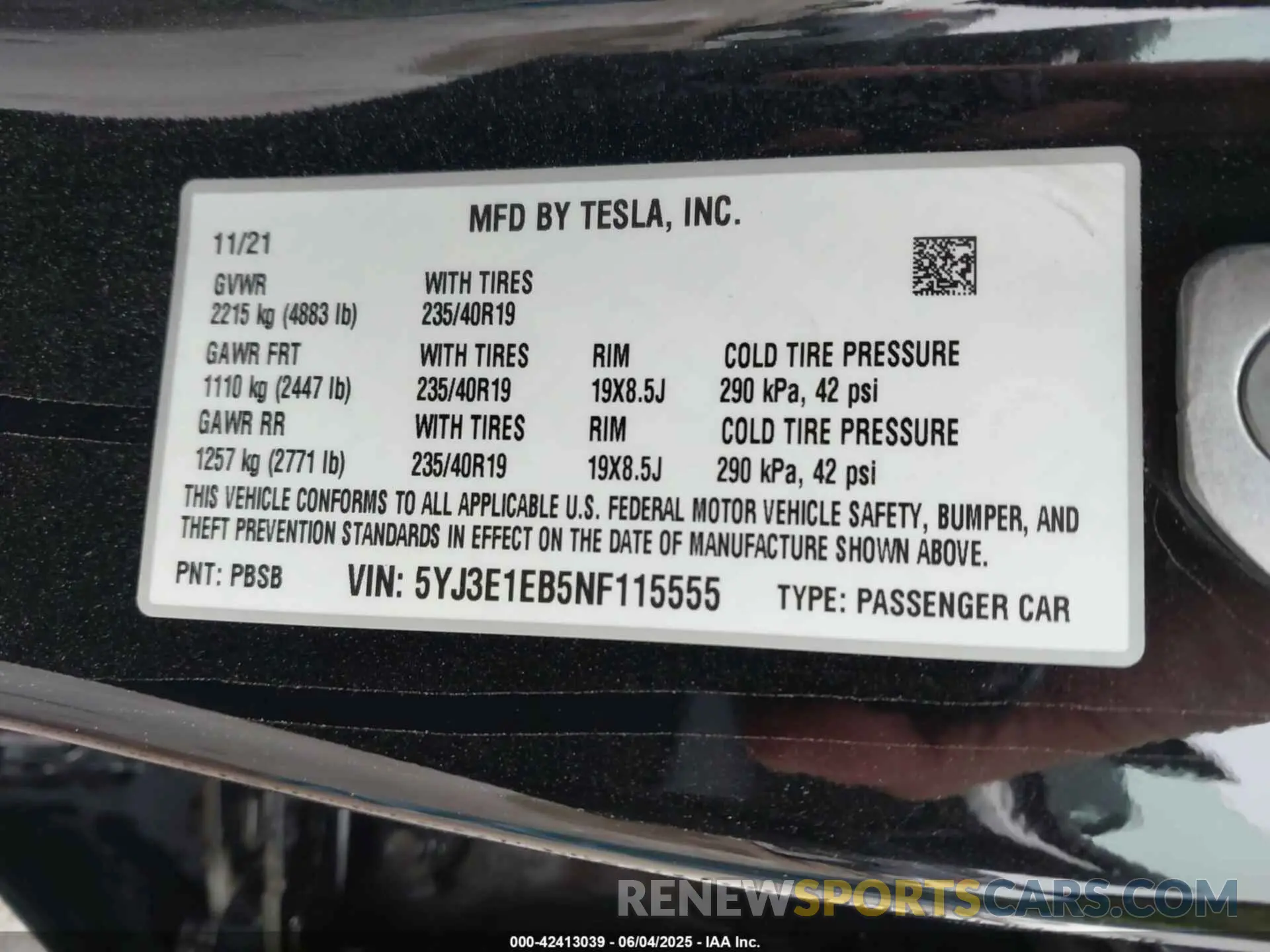 9 Photograph of a damaged car 5YJ3E1EB5NF115555 TESLA MODEL 3 2022