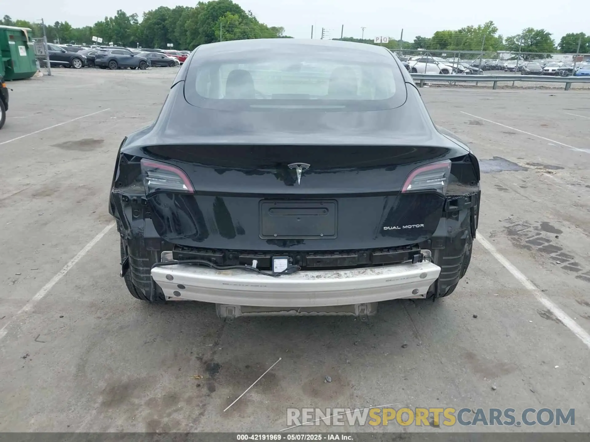 6 Photograph of a damaged car 5YJ3E1EB5NF117192 TESLA MODEL 3 2022