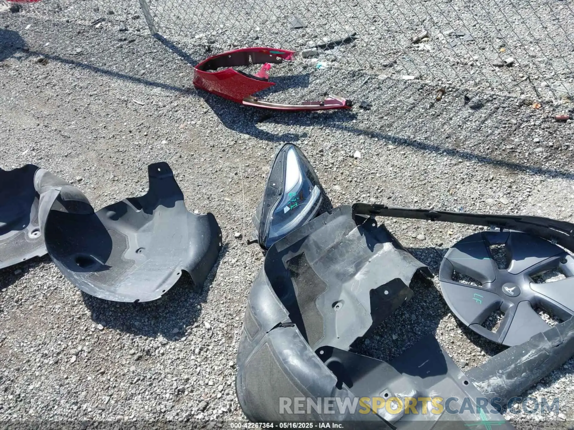12 Photograph of a damaged car 5YJ3E1EB5NF135319 TESLA MODEL 3 2022