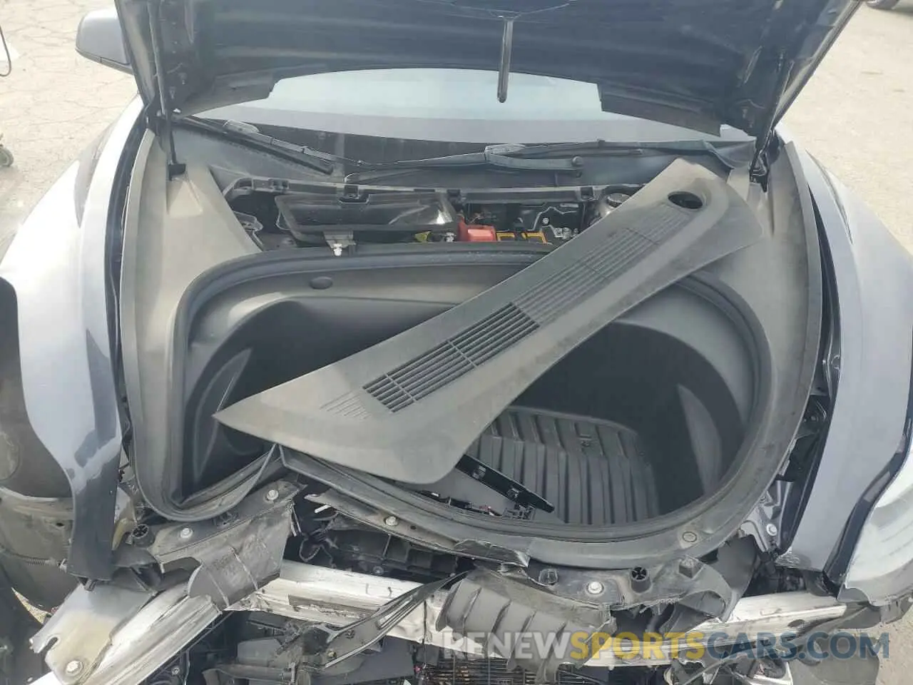 11 Photograph of a damaged car 5YJ3E1EB5NF135577 TESLA MODEL 3 2022