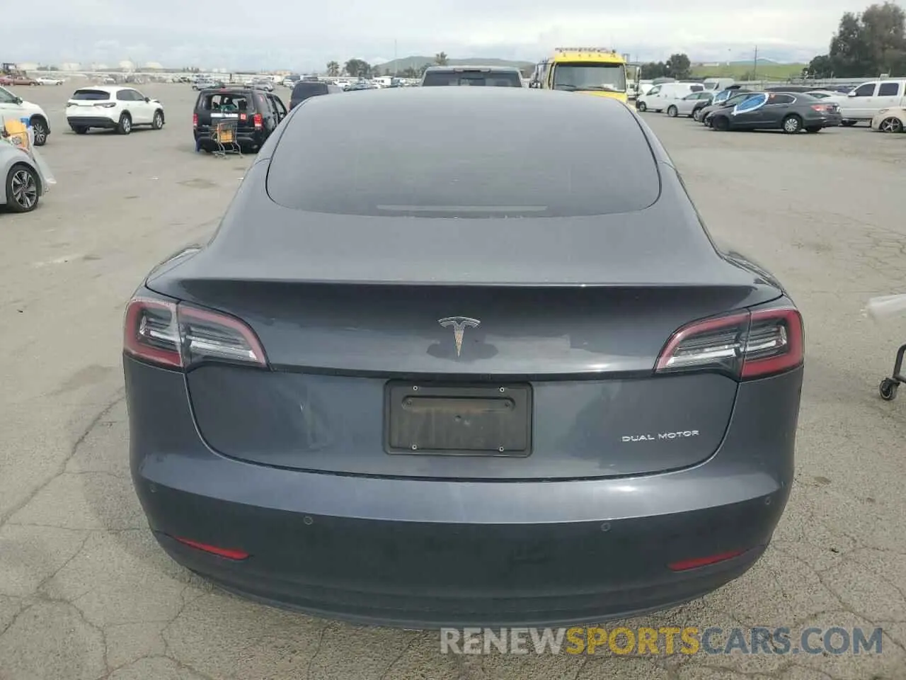 6 Photograph of a damaged car 5YJ3E1EB5NF135577 TESLA MODEL 3 2022