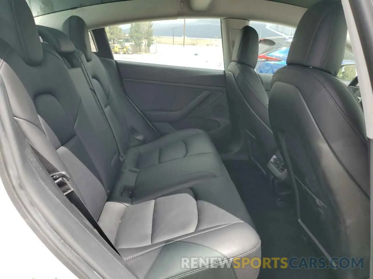 10 Photograph of a damaged car 5YJ3E1EB5NF166957 TESLA MODEL 3 2022
