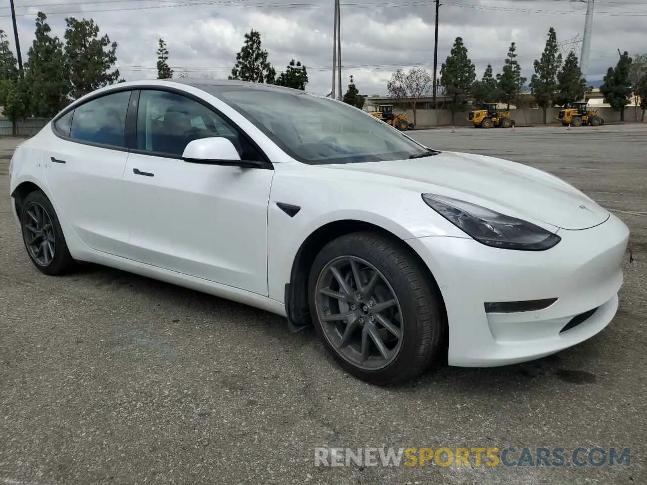 4 Photograph of a damaged car 5YJ3E1EB5NF166957 TESLA MODEL 3 2022