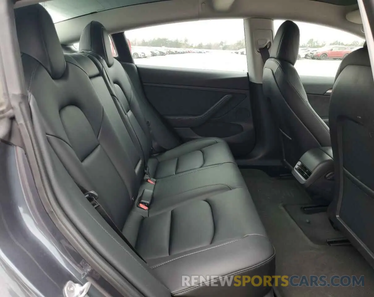 10 Photograph of a damaged car 5YJ3E1EB5NF179157 TESLA MODEL 3 2022