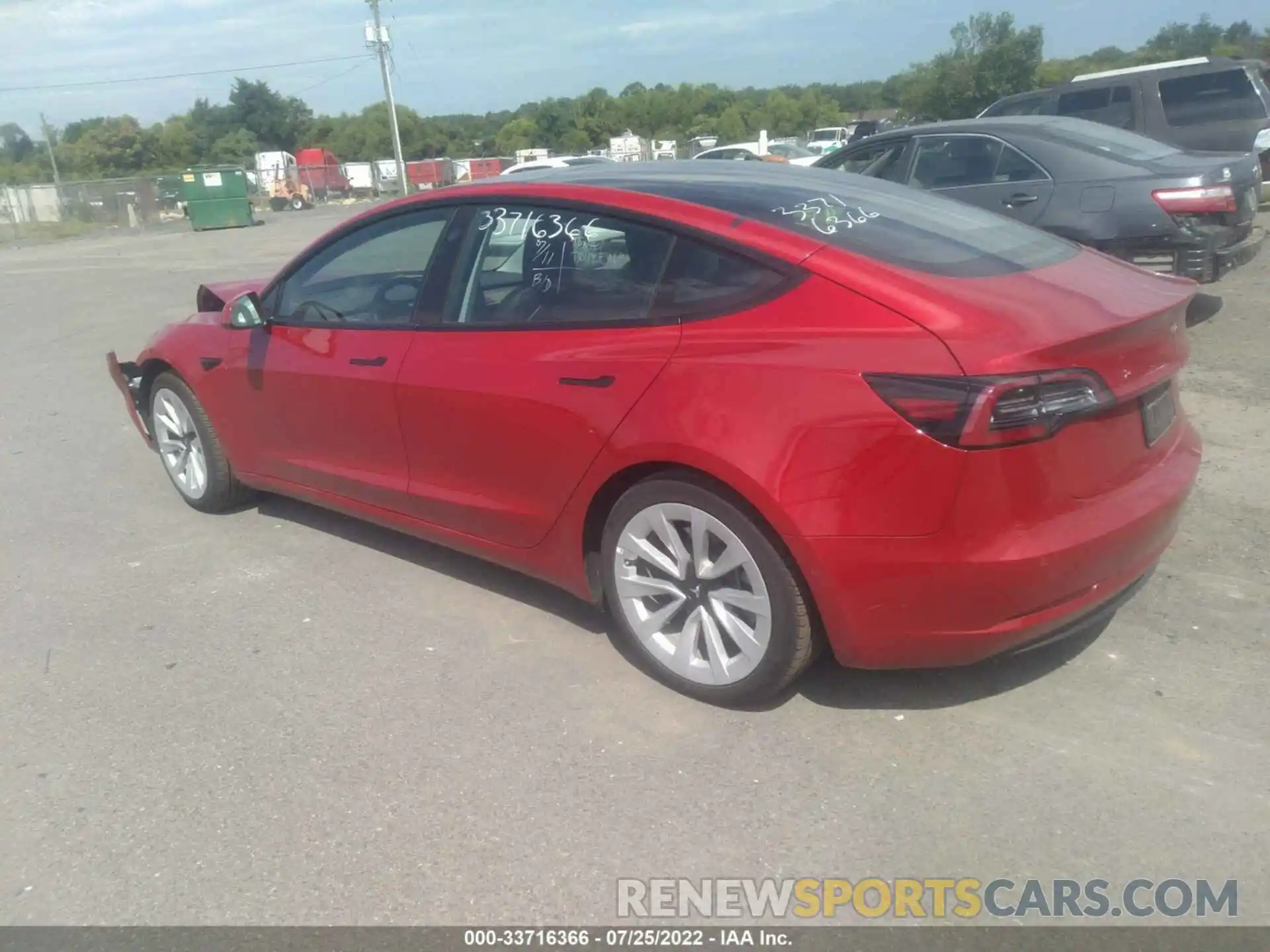 3 Photograph of a damaged car 5YJ3E1EB5NF185105 TESLA MODEL 3 2022