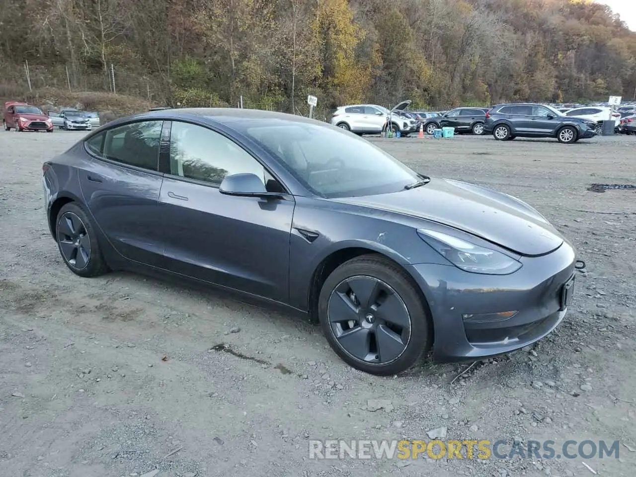 4 Photograph of a damaged car 5YJ3E1EB5NF195116 TESLA MODEL 3 2022