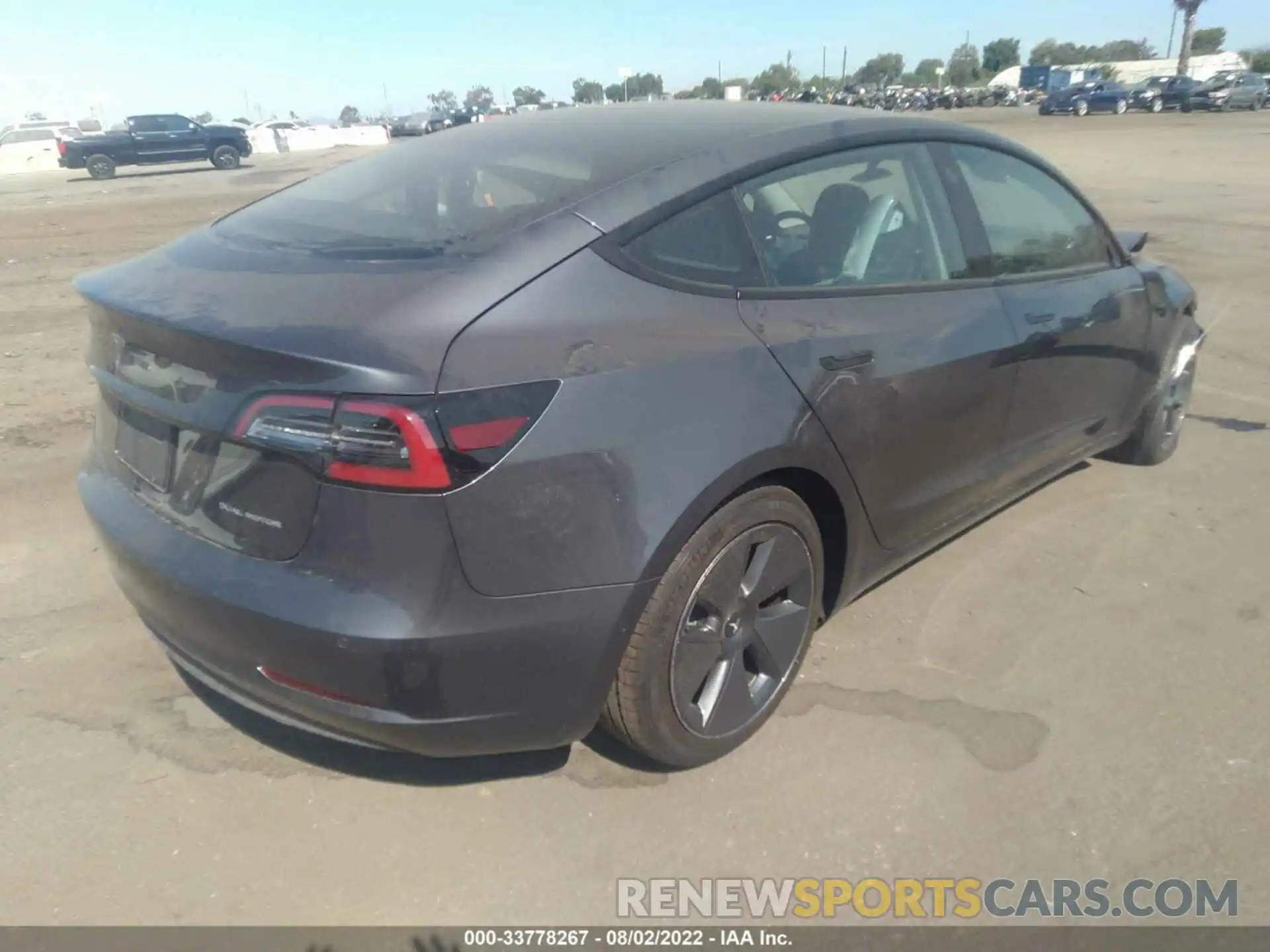 4 Photograph of a damaged car 5YJ3E1EB5NF199442 TESLA MODEL 3 2022