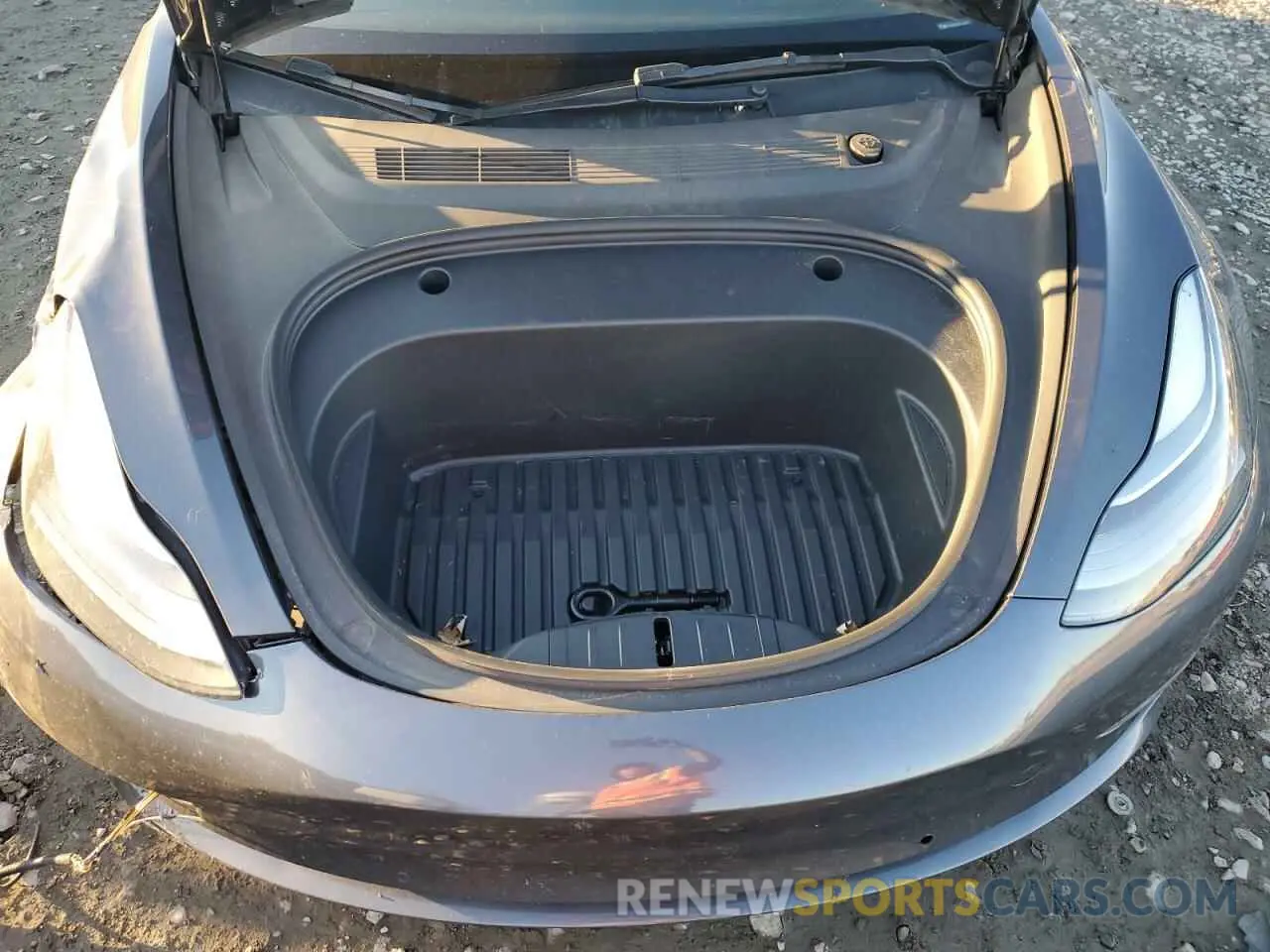 11 Photograph of a damaged car 5YJ3E1EB5NF204025 TESLA MODEL 3 2022
