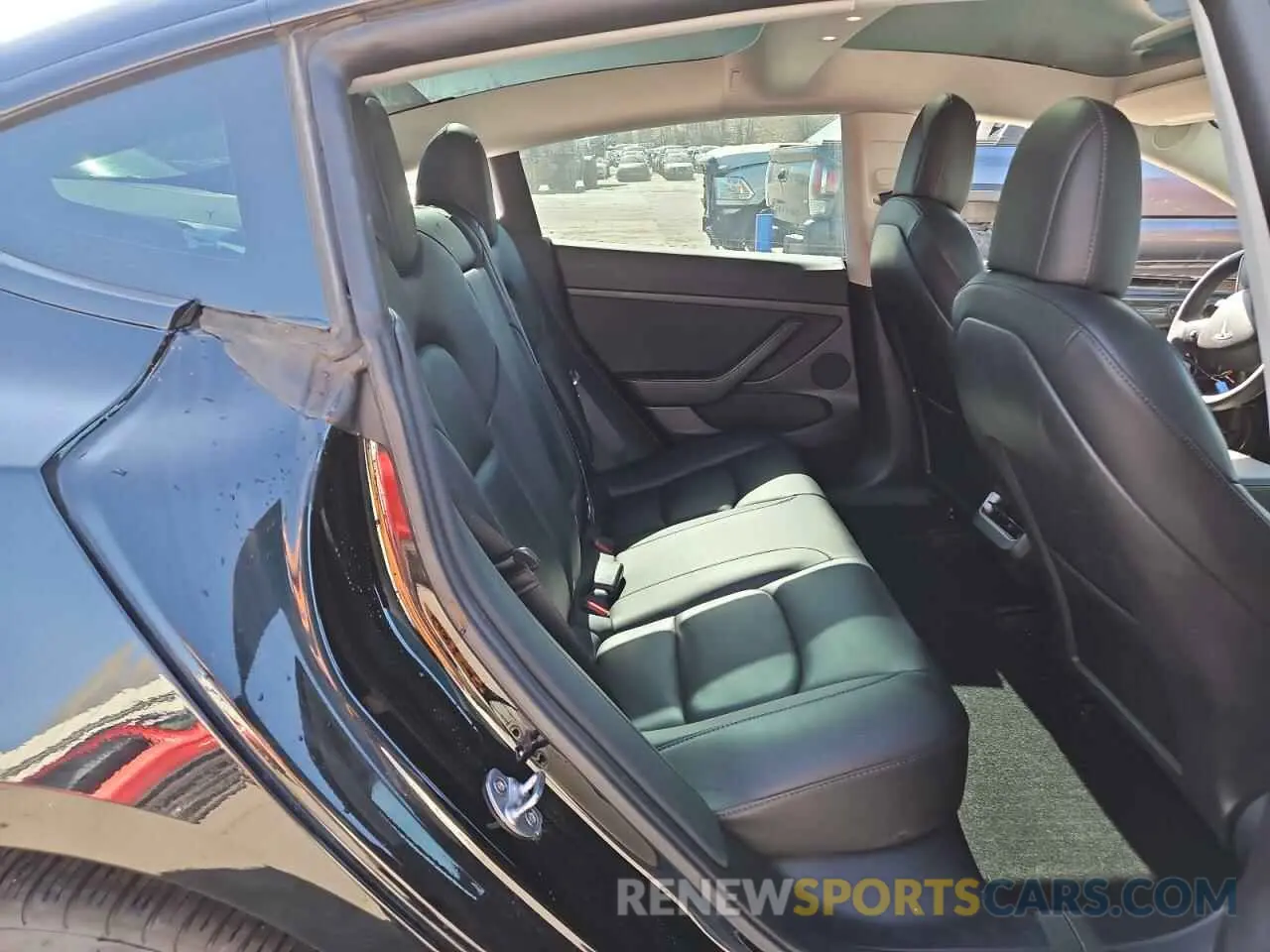 10 Photograph of a damaged car 5YJ3E1EB5NF205661 TESLA MODEL 3 2022