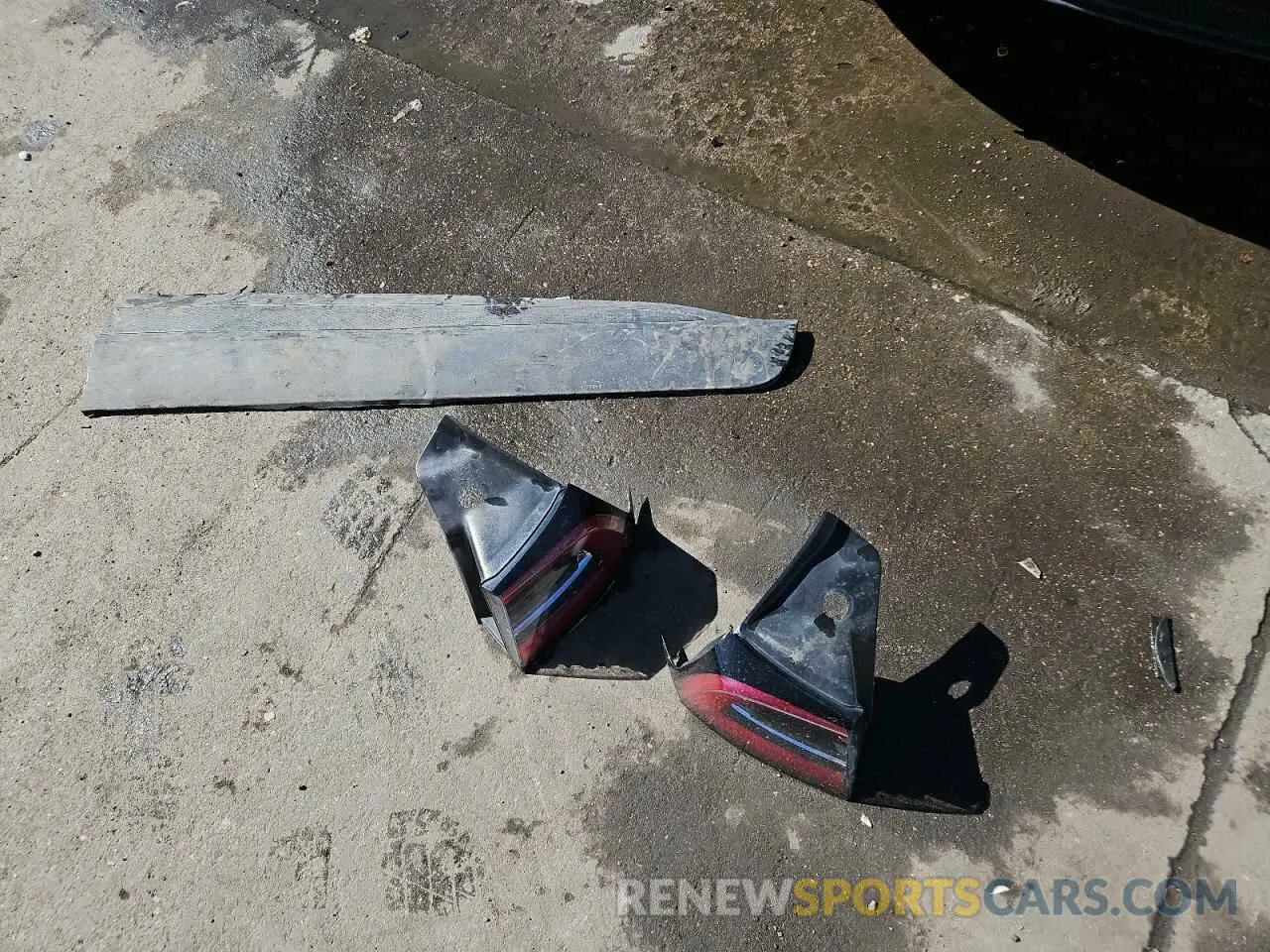 12 Photograph of a damaged car 5YJ3E1EB5NF205661 TESLA MODEL 3 2022